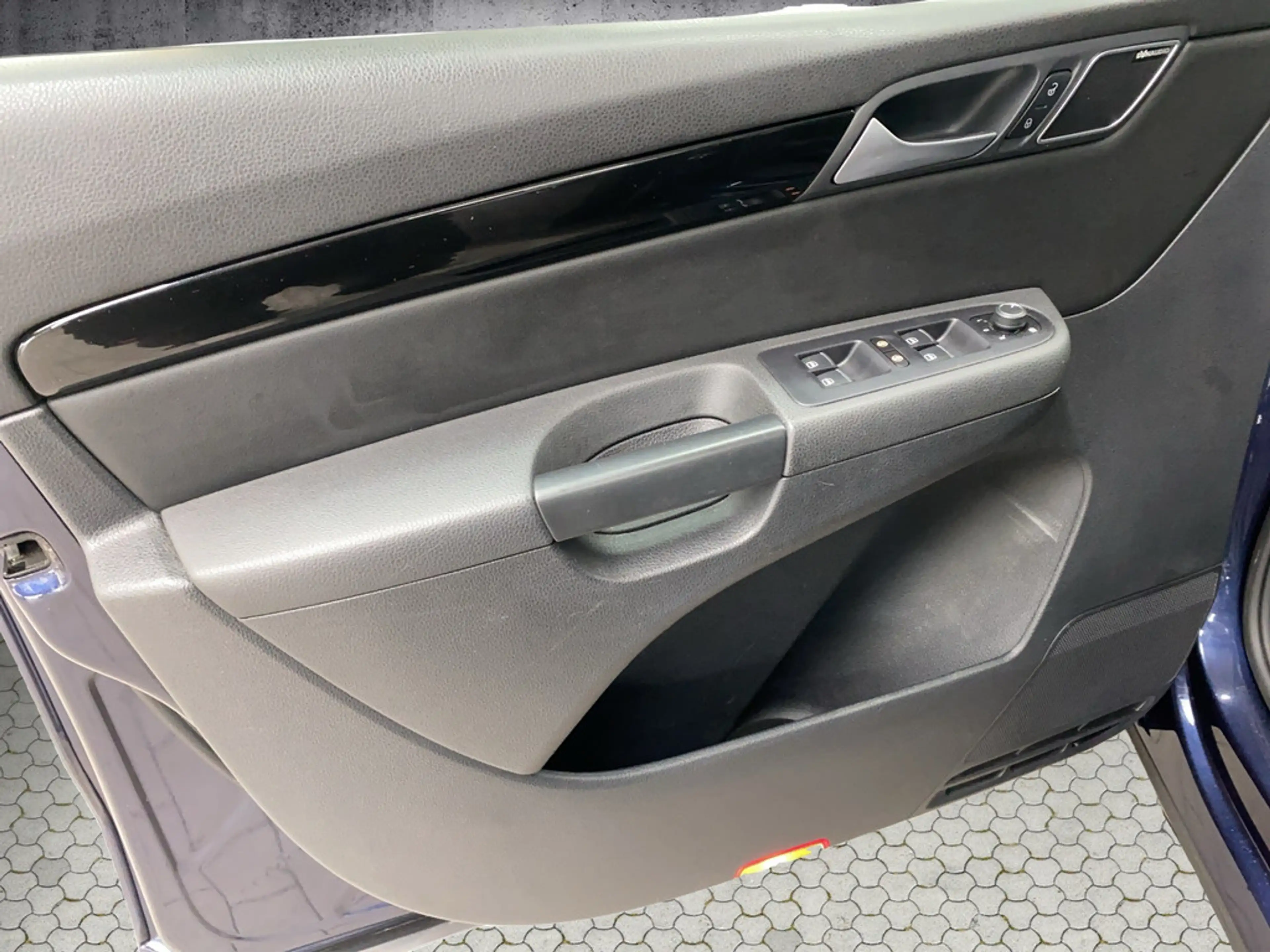 Volkswagen Sharan 2.0 TSI Highline DSG 7-Sitzer+Leder+AHK — photo 15