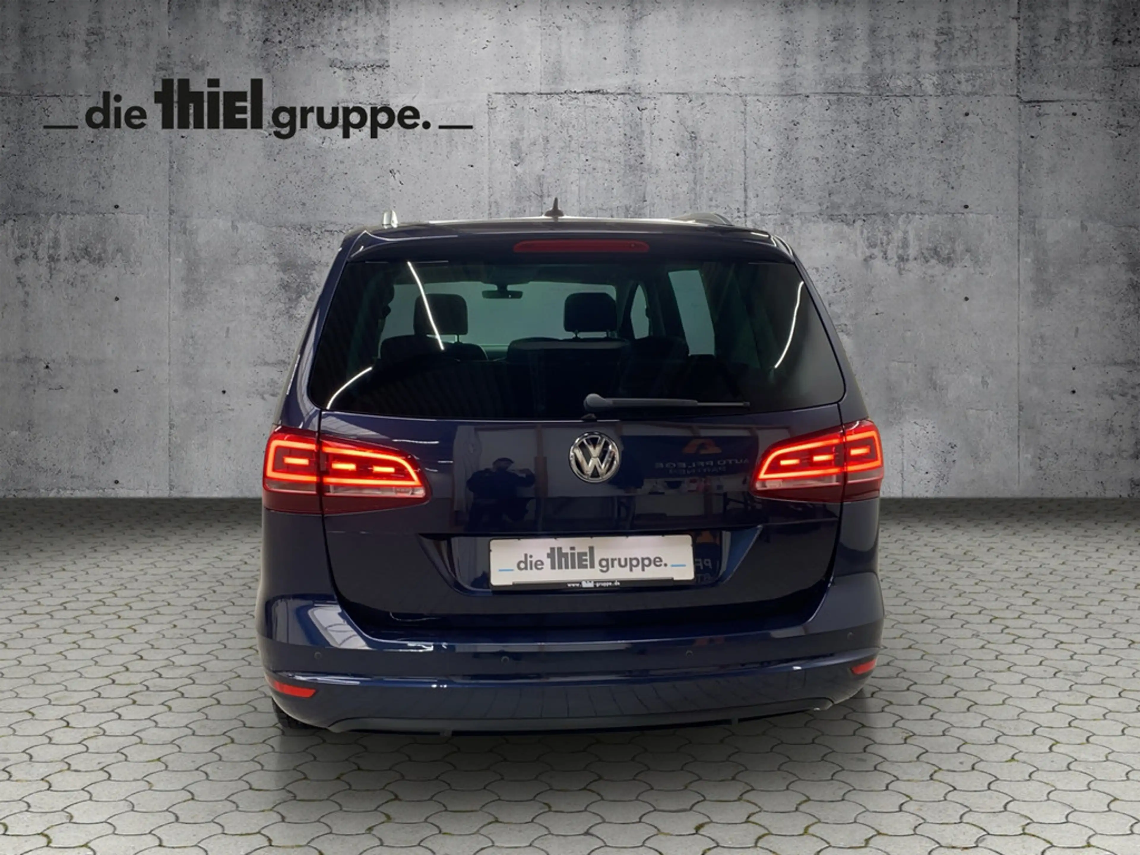 Volkswagen Sharan 2.0 TSI Highline DSG 7-Sitzer+Leder+AHK — photo 4