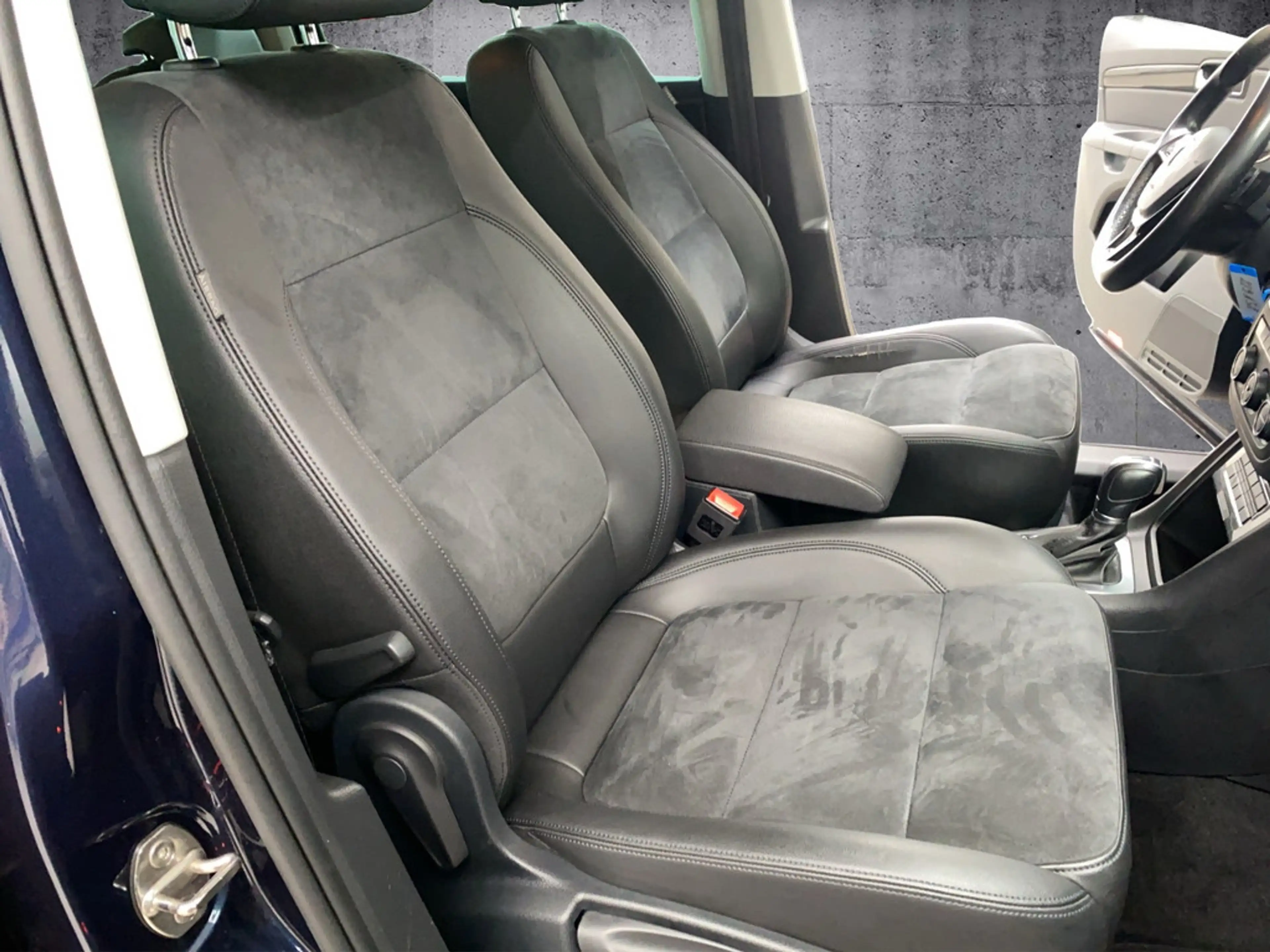 Volkswagen Sharan 2.0 TSI Highline DSG 7-Sitzer+Leder+AHK — photo 10