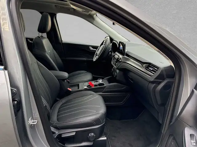 Ford Kuga view 3