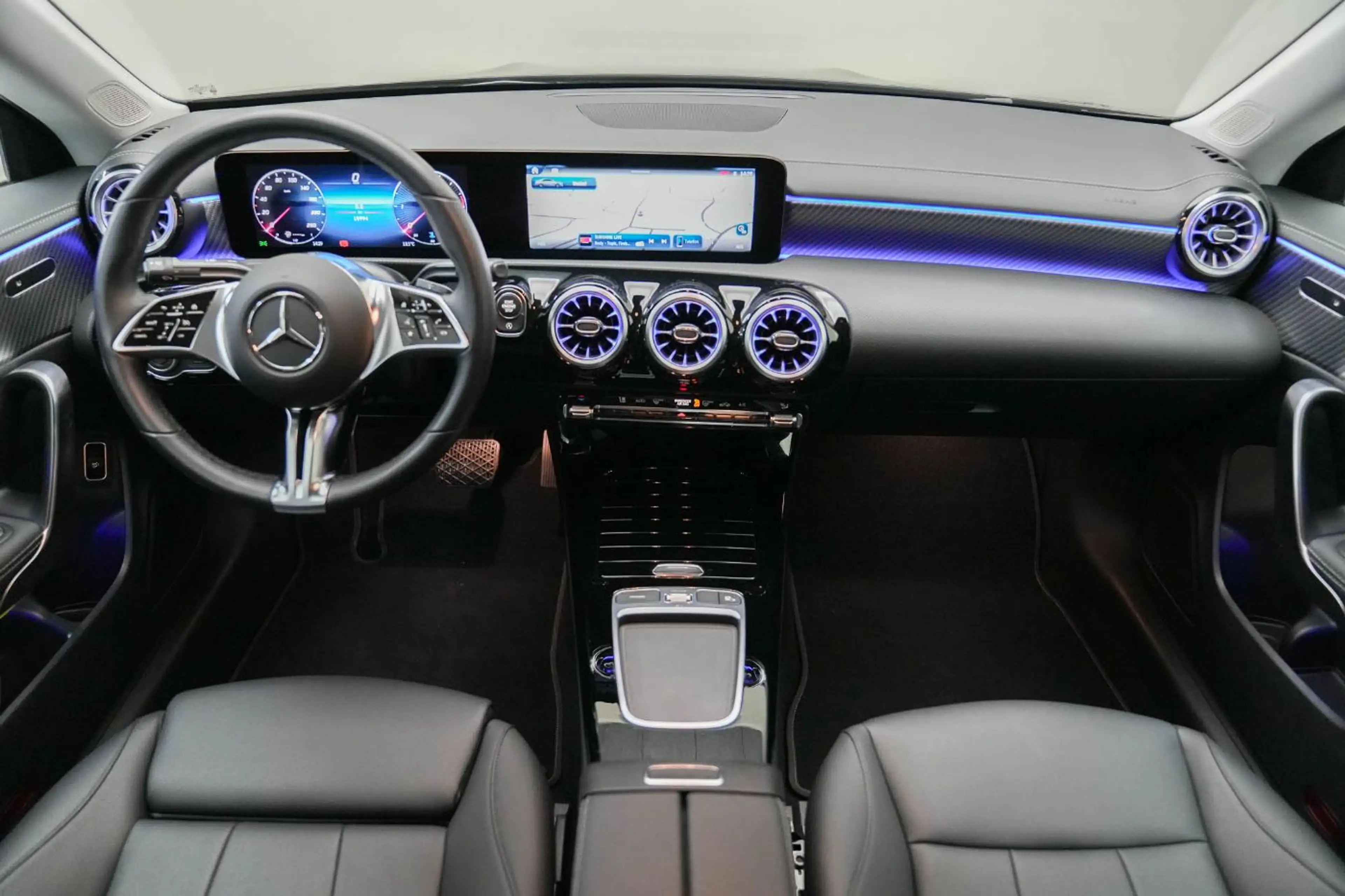 Mercedes-Benz CLA 180 d Coupé W-Paket KAM SpurH FLA — photo 7