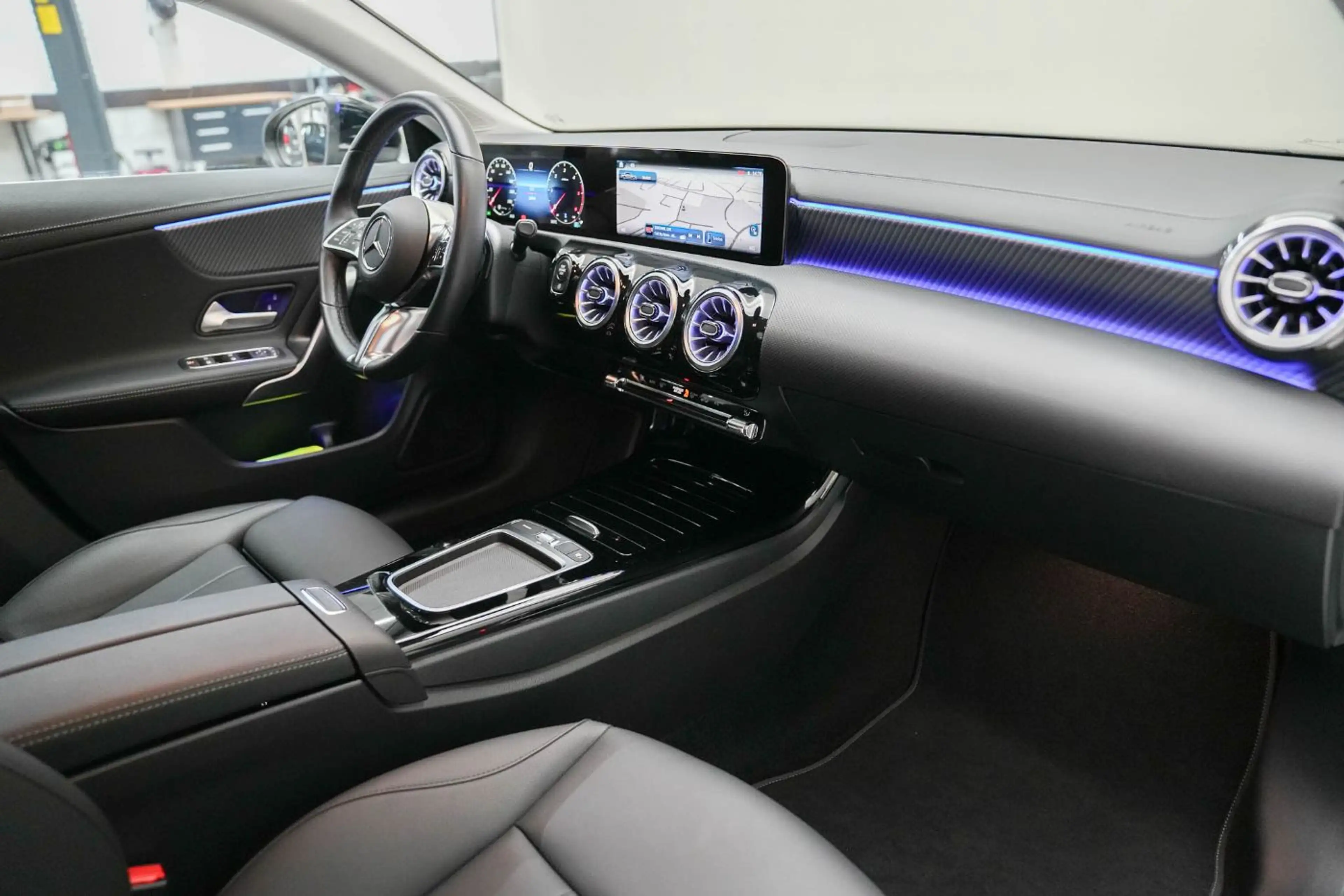 Mercedes-Benz CLA 180 d Coupé W-Paket KAM SpurH FLA — photo 8