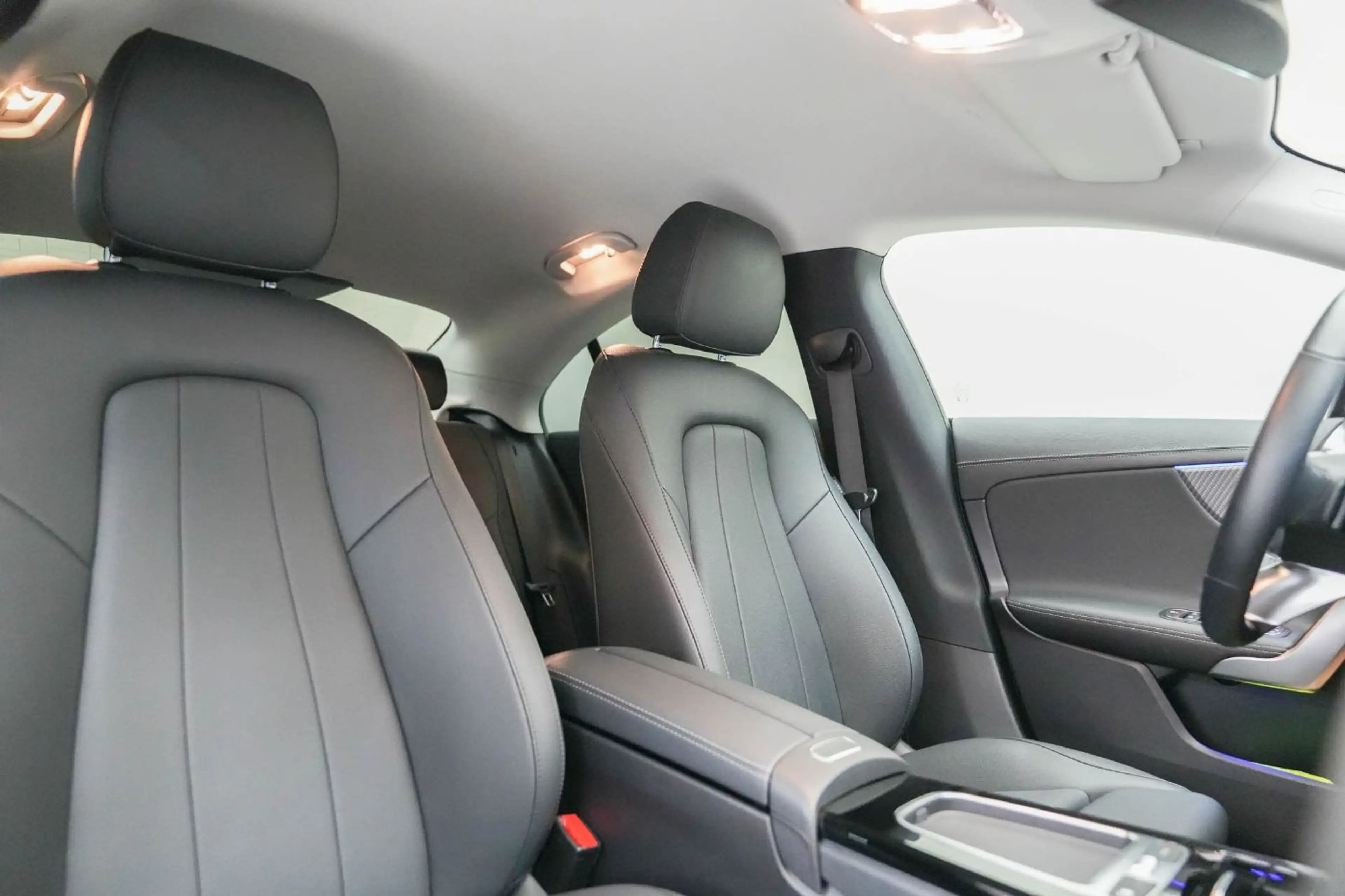 Mercedes-Benz CLA 180 d Coupé W-Paket KAM SpurH FLA — photo 9