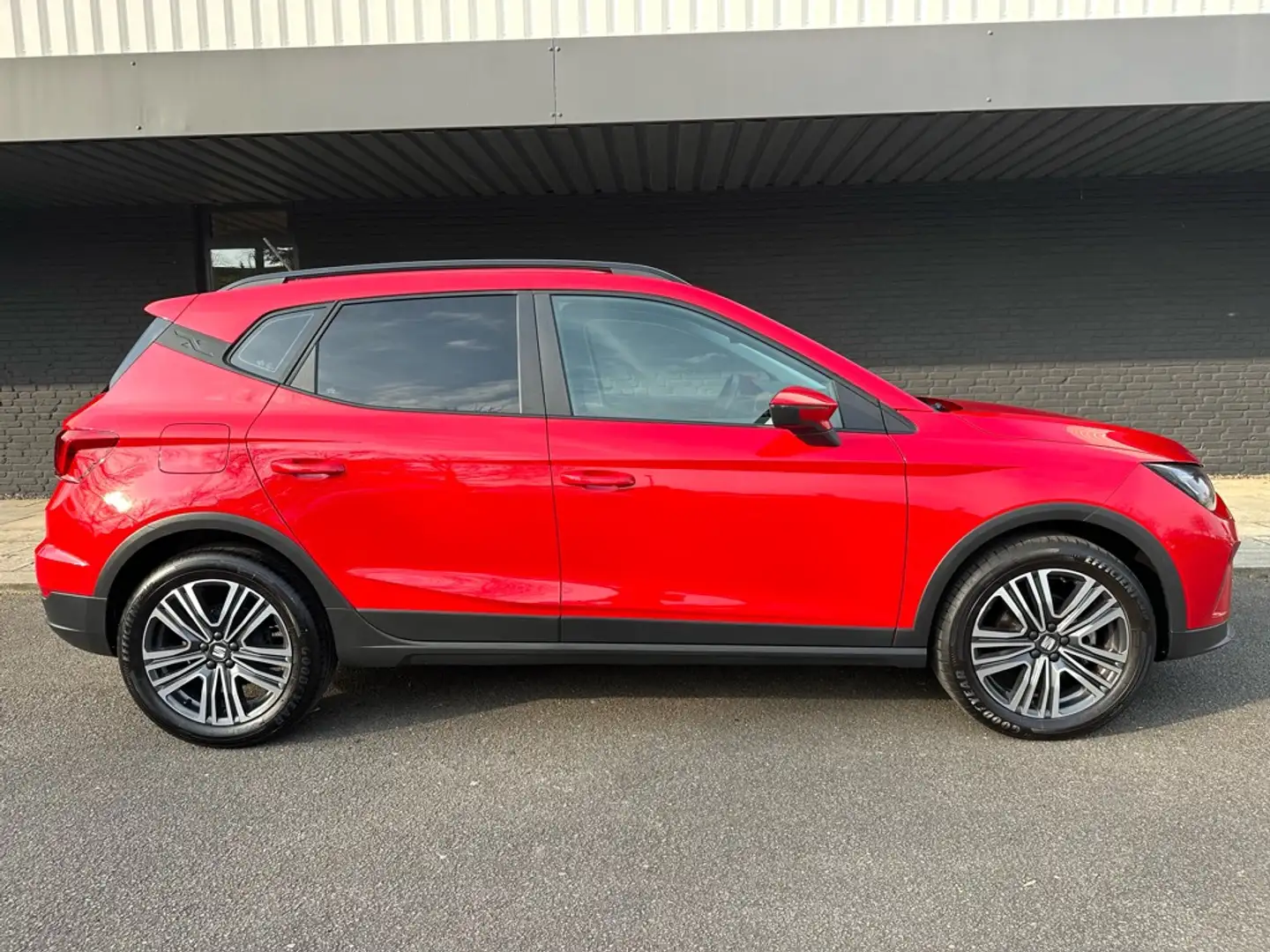 SEAT Arona Style facelift 2021! Rosso - 2