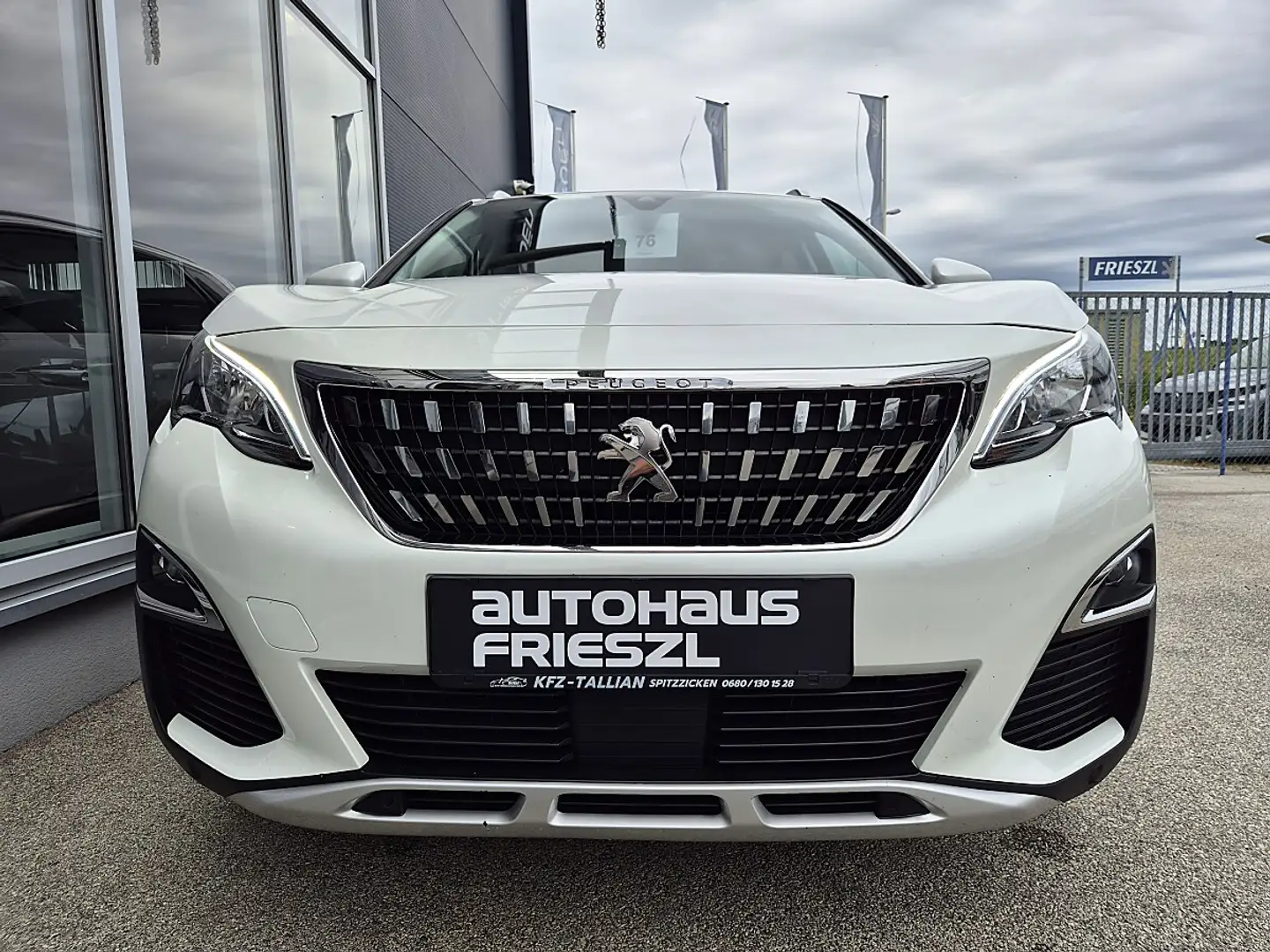 Peugeot 3008 1,5 BlueHDi 130 S&S EAT8 Allure Aut. Weiß - 2