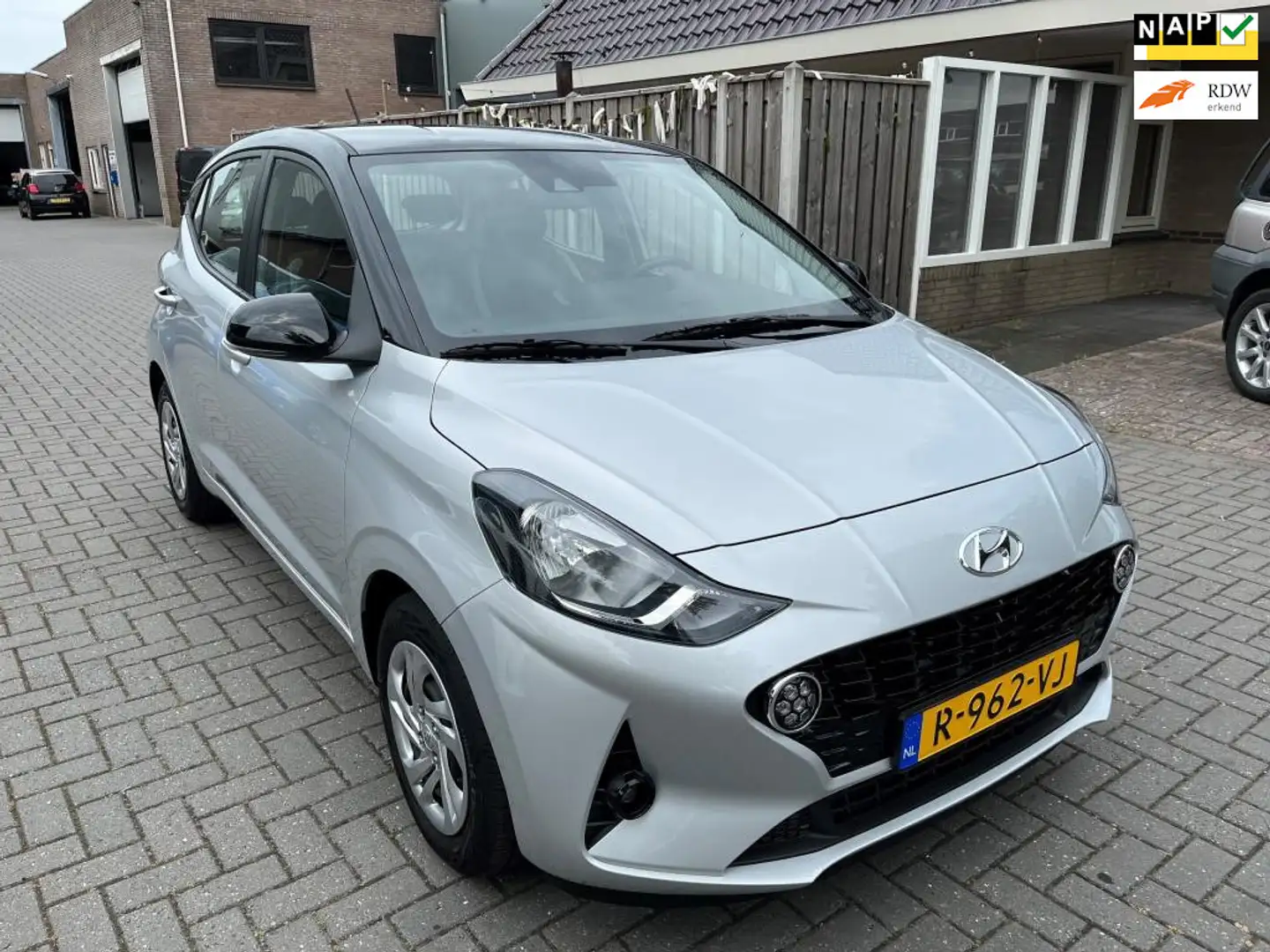 Hyundai i10 1.0 Comfort Apple carplay Cruise control Grijs - 1