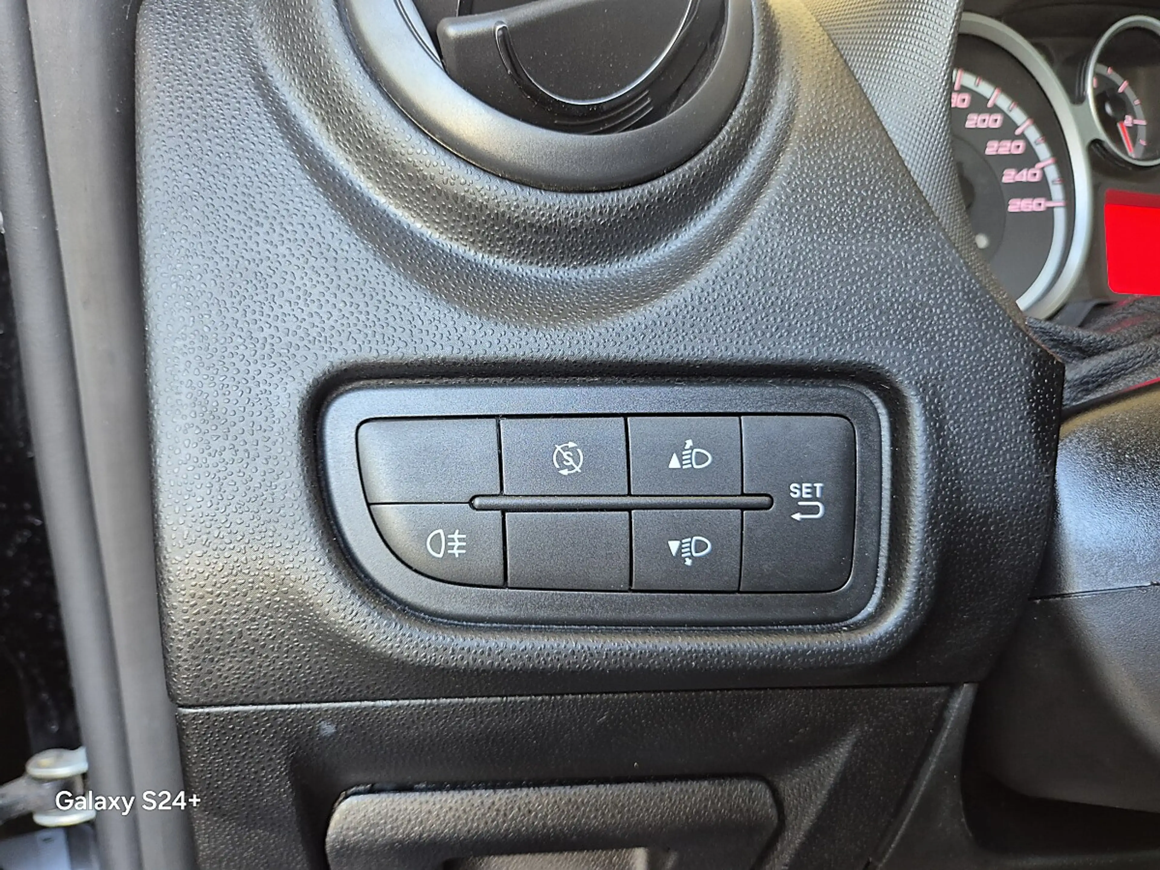 Alfa Romeo MiTo Alfa MiTo 1,4 Distinctive — photo 11