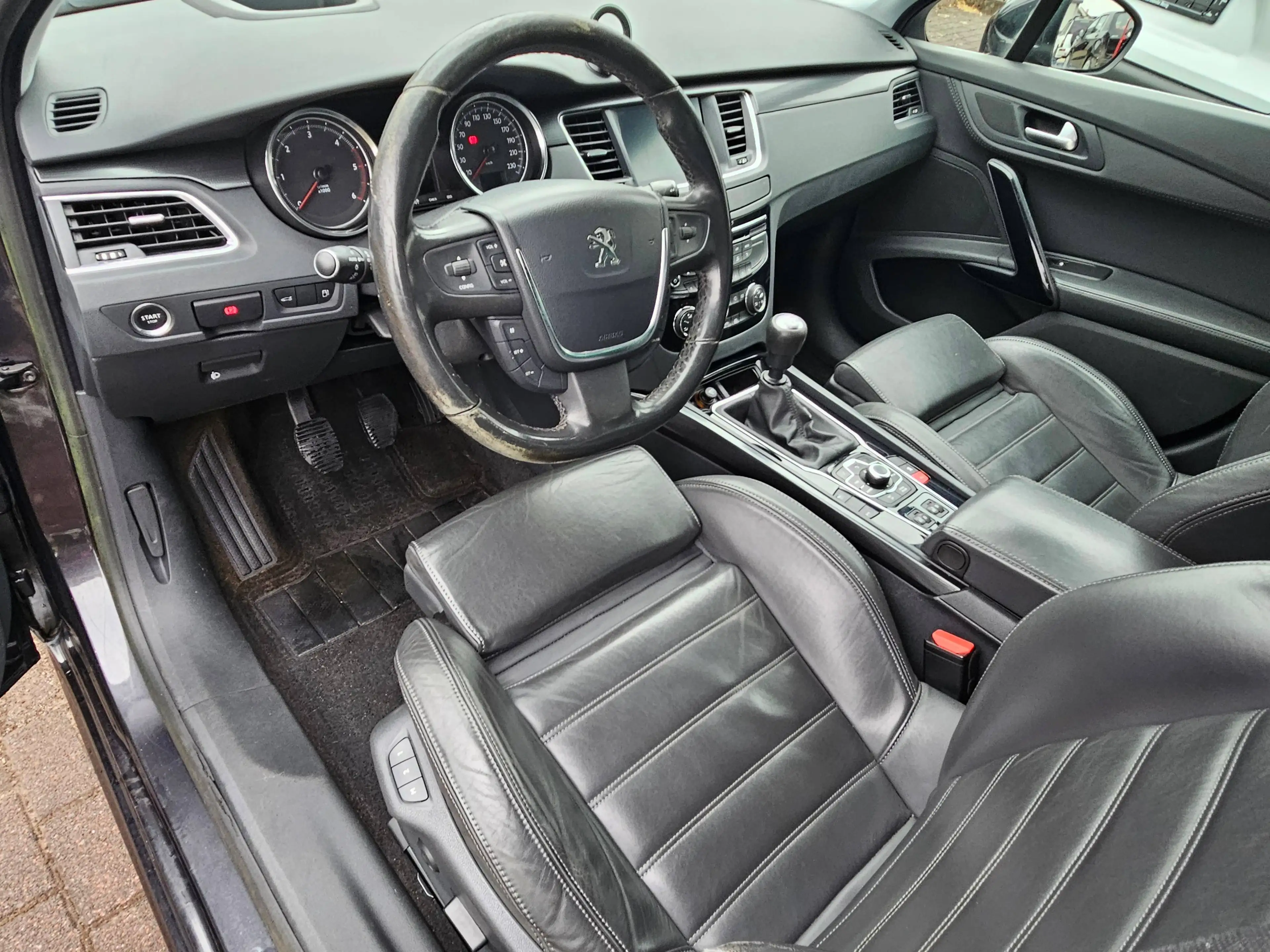 Peugeot 508 Allure — photo 10