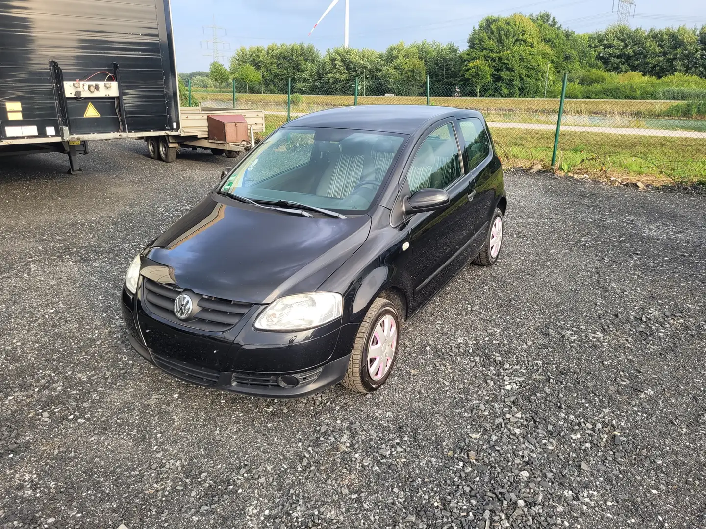 Volkswagen Fox 1.2TÜV-05.2027 crna - 1