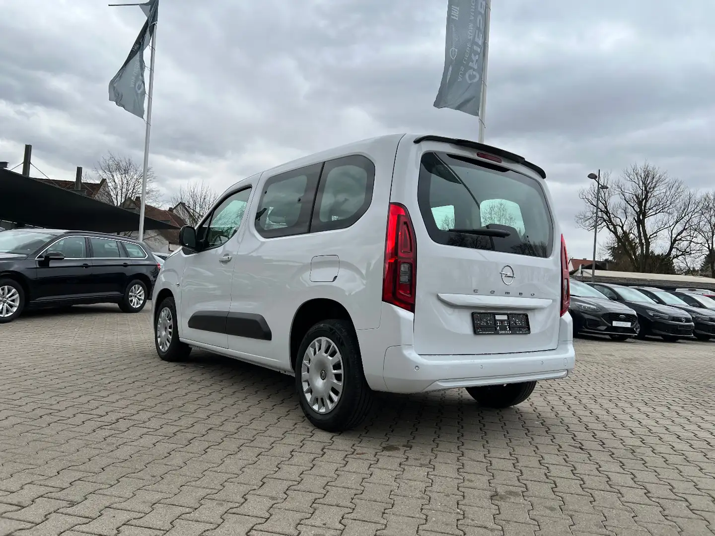 Opel Combo Life E 1.5 D *LED Sitzh. PDC DAB NS* Білий - 2