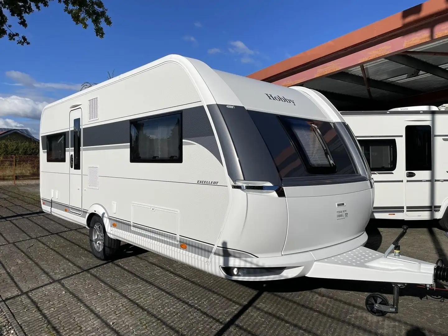 Hobby Excellent 560 CFe Weiß - 1