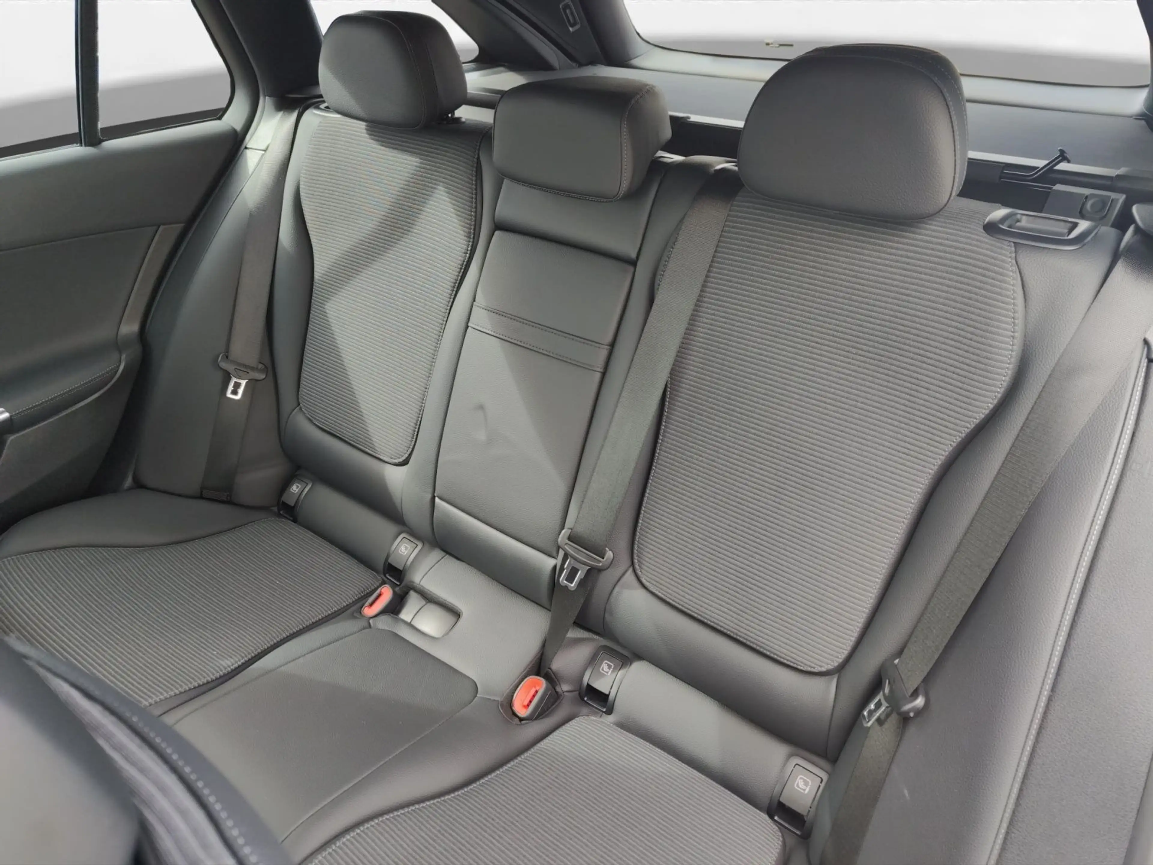 Mercedes-Benz C 220 C Klasse C220 d — photo 4