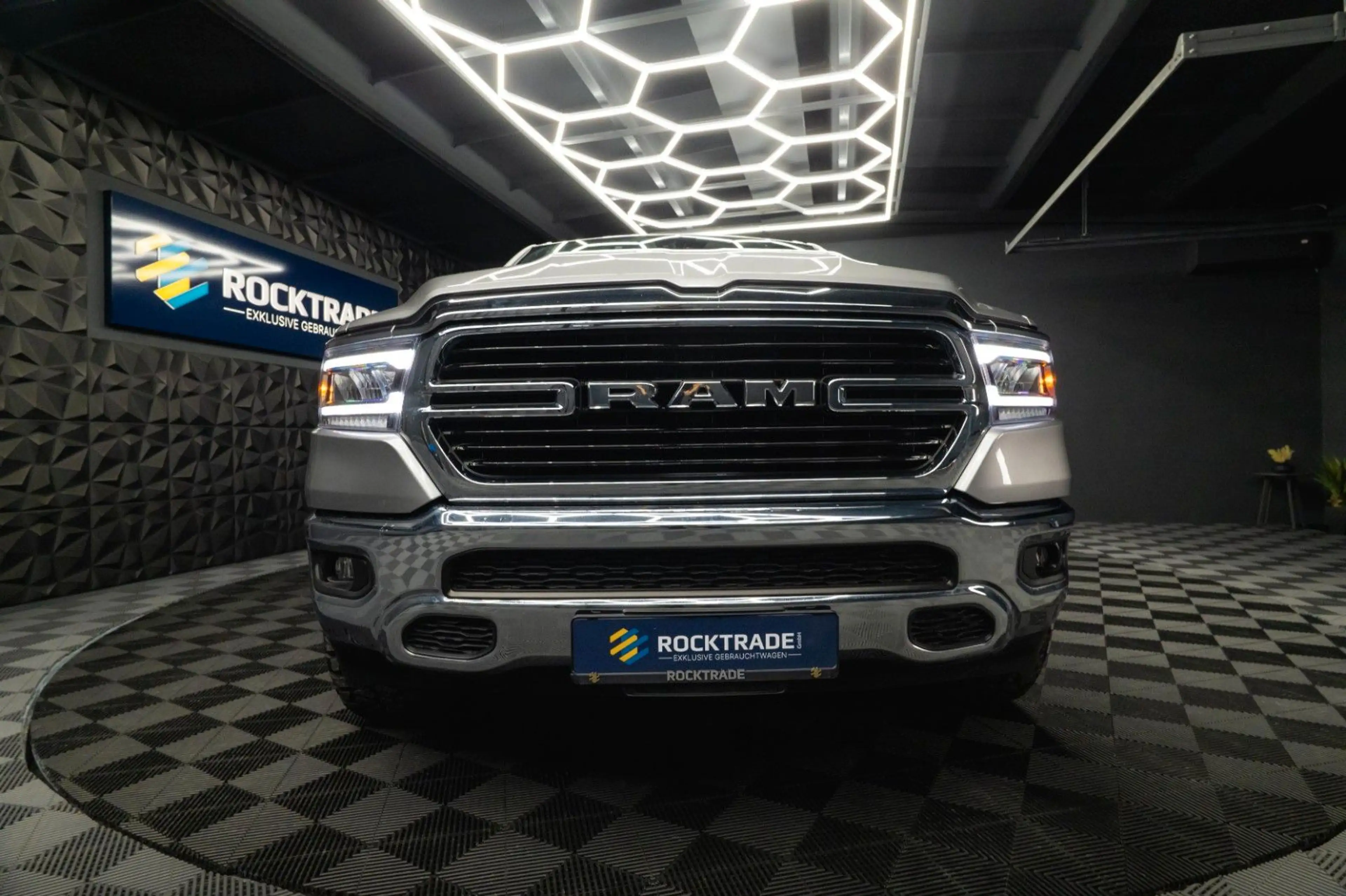 Dodge RAM 5.7 V8 HEMI 4x4 OFFROAD Bodylift LONGBED LED — photo 13