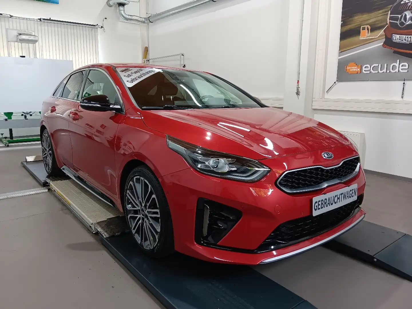 Kia ProCeed / pro_cee'd Kia ProCeed GT-Line Rood - 1