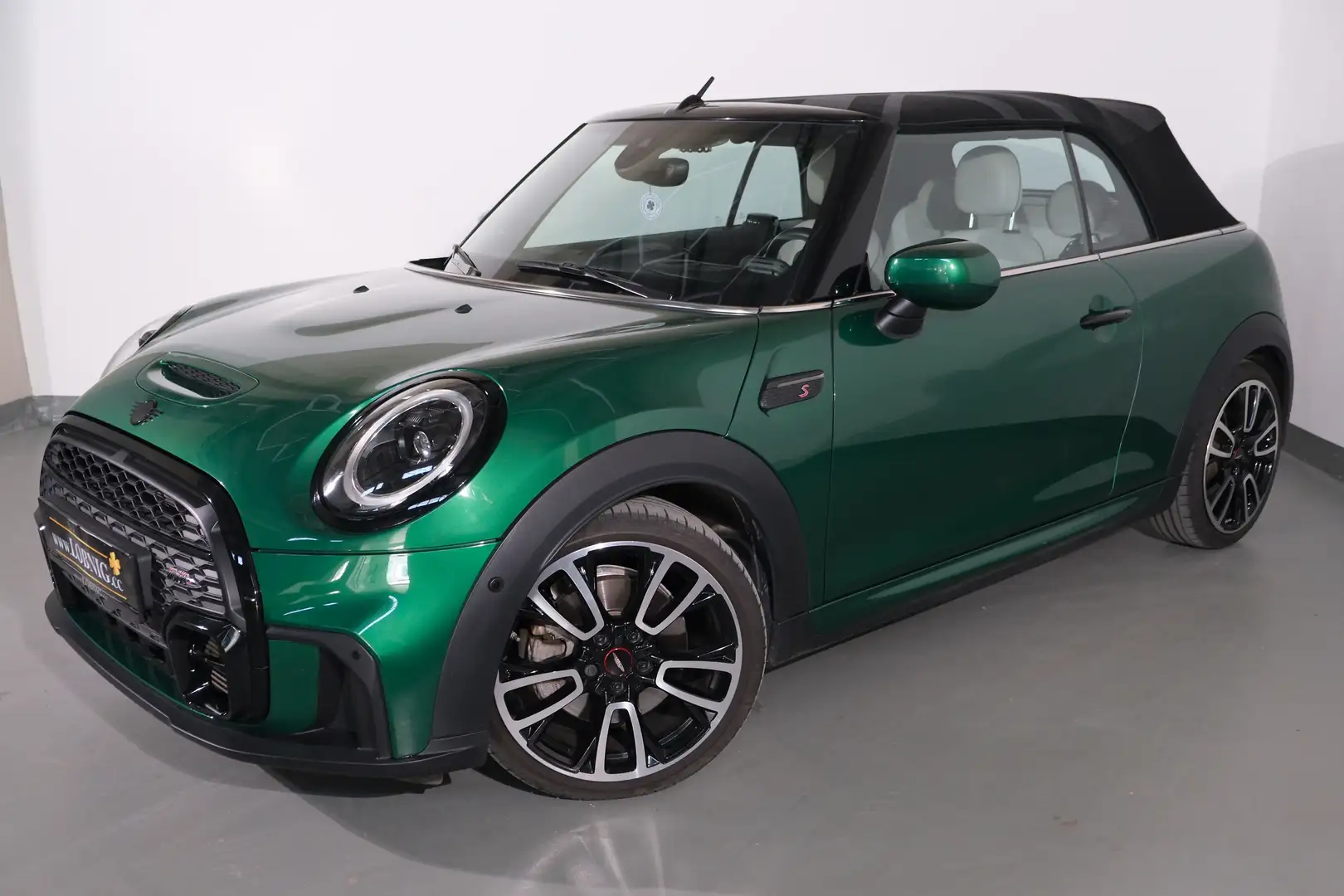 MINI Cooper S Cabrio Cooper S 2.0 John Cooper Works | RFK | H&K | HUD Grün - 2