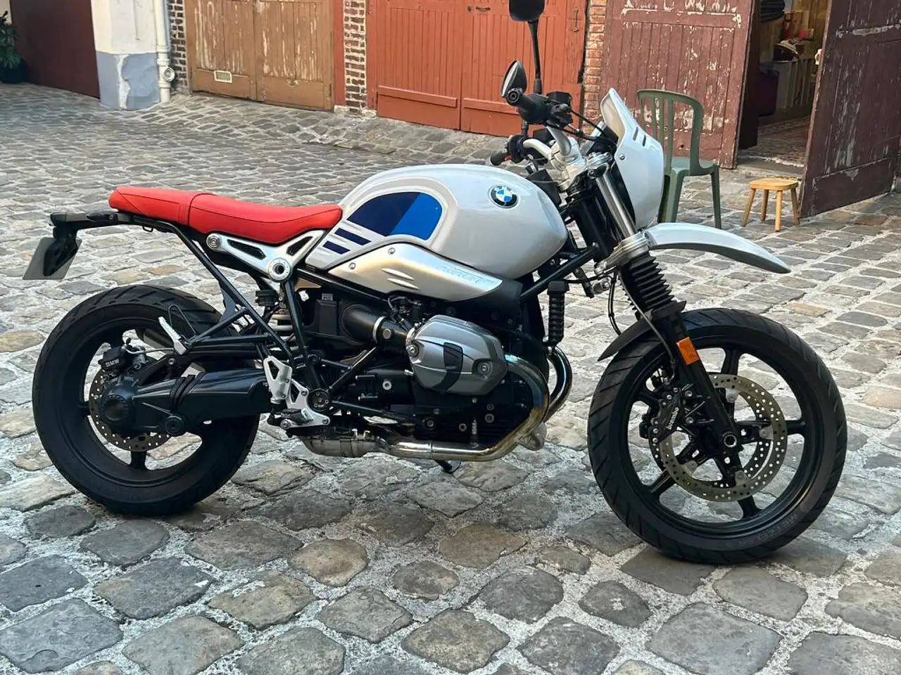 BMW R nineT