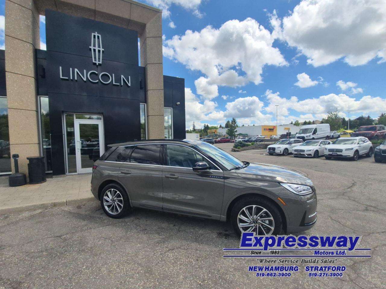 2025 Lincoln Corsair GRAND TOURING, LEATHER, HEATED STEERING WHEEL!