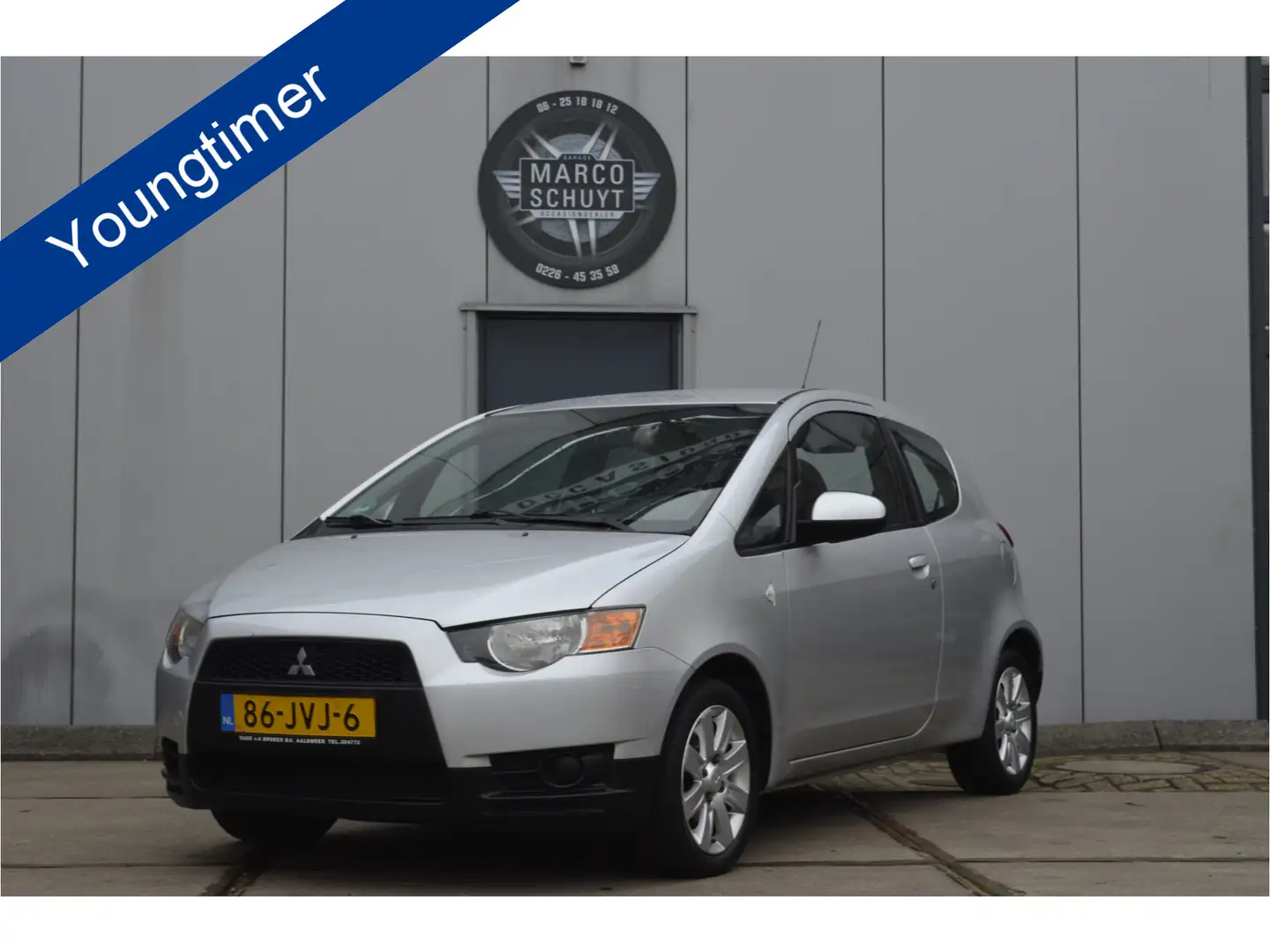 Mitsubishi Colt 1.3 Invite Gris - 1