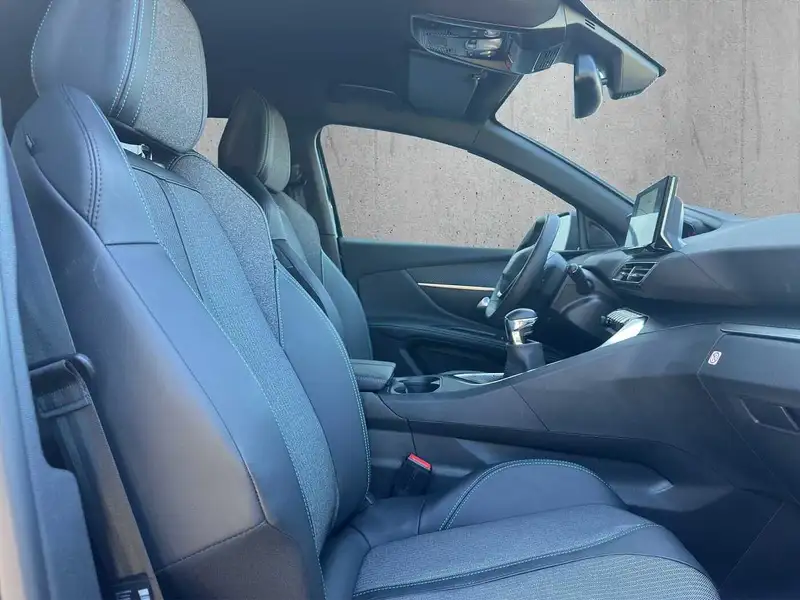 Annonce voiture d'occasion Peugeot 5008 - CARADIZE