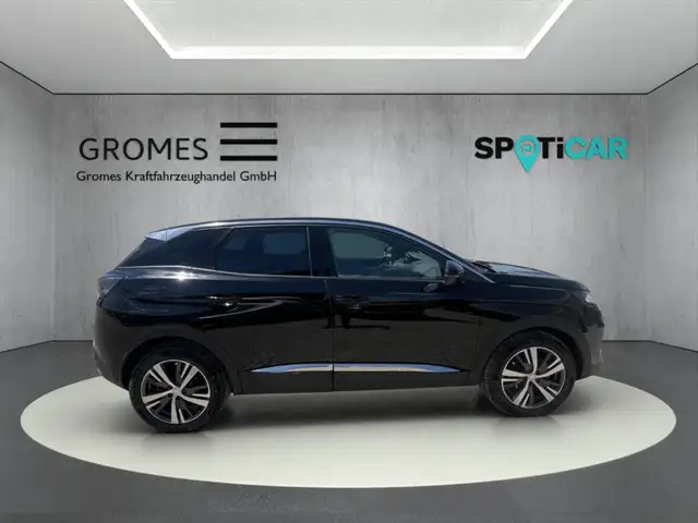 Peugeot 3008 view 2