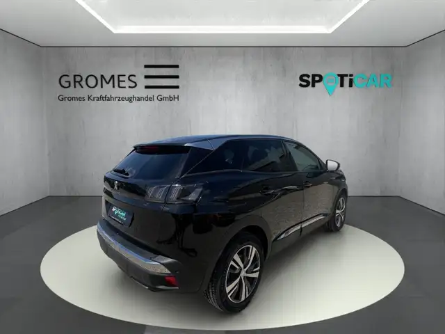 Peugeot 3008 view 3