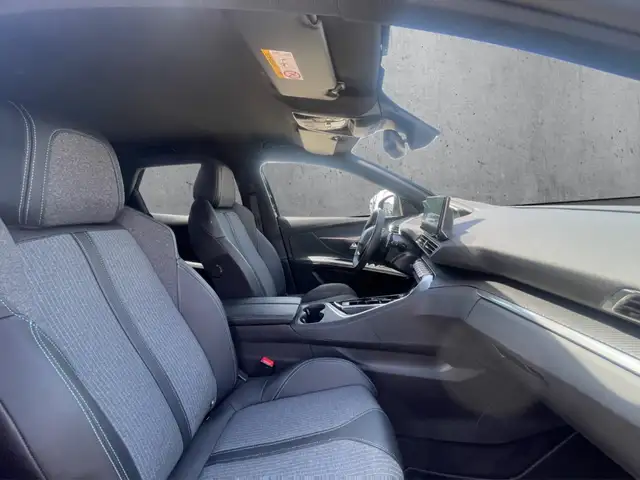 Peugeot 3008 view 13