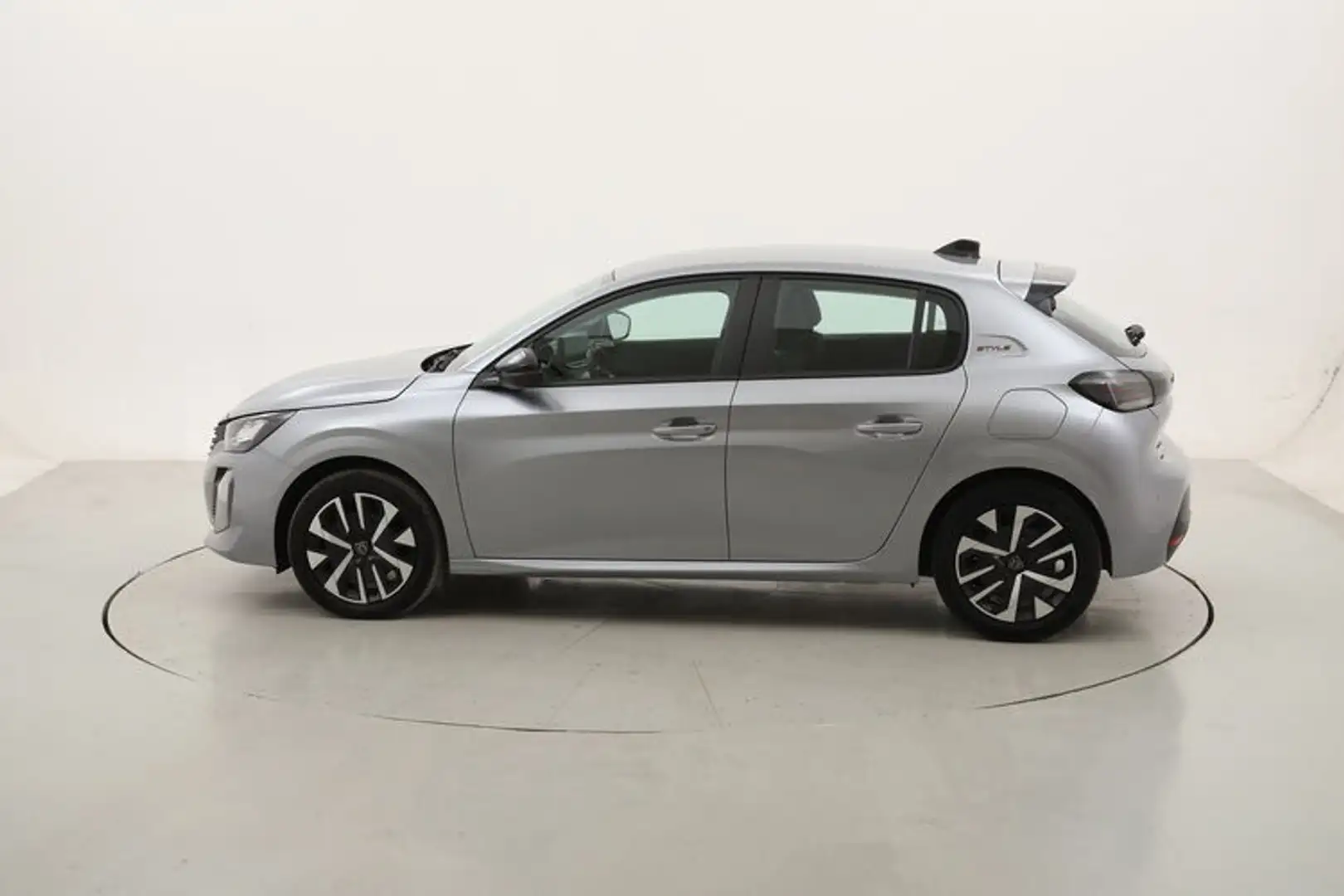 Peugeot 208 Style + Navigatore 1.2 Benzina 101CV Grau - 2