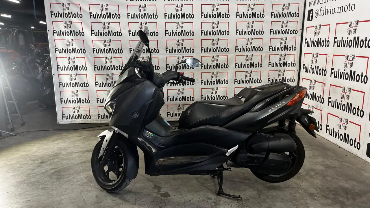 Yamaha X-Max 125