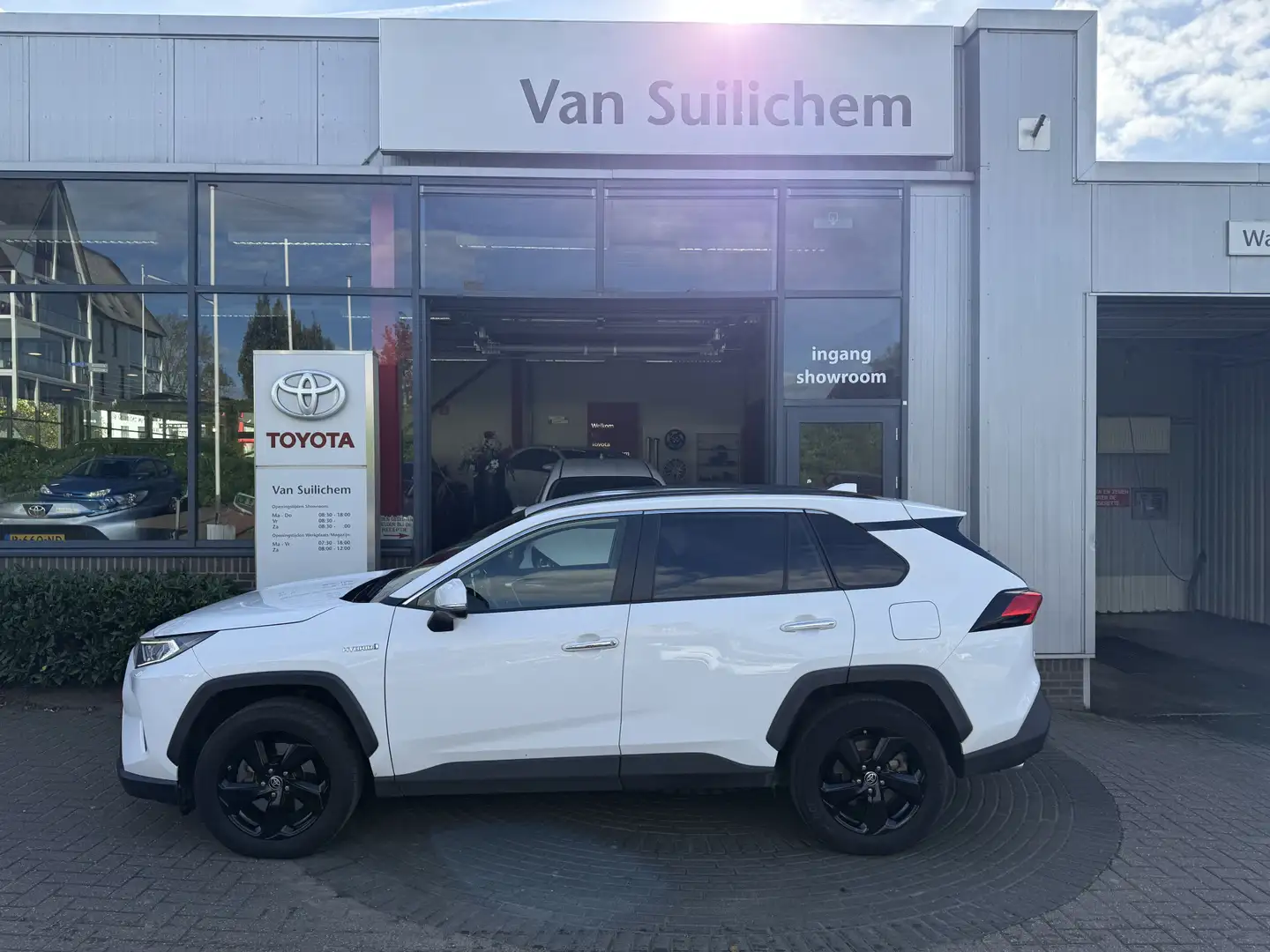 Toyota RAV 4 2.5 Hybrid AWD Business Plus Wit - 1
