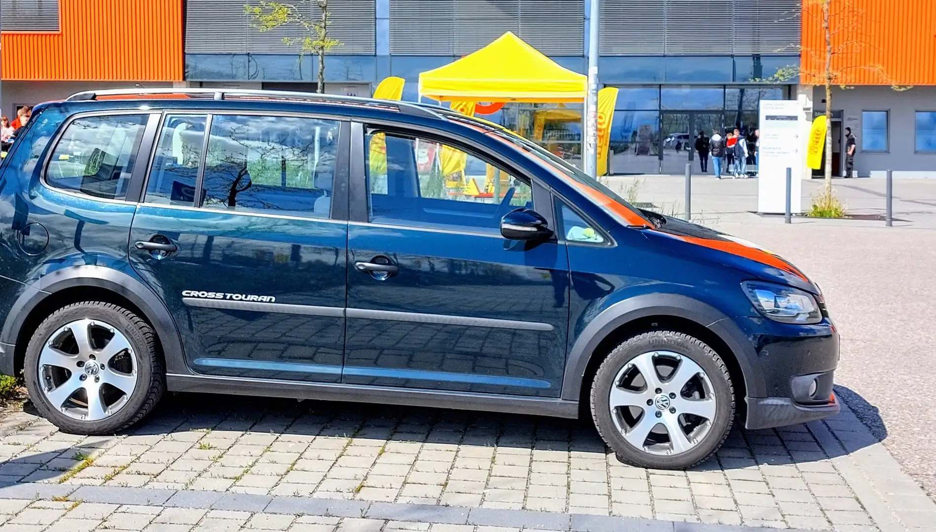 Volkswagen Cross Touran Touran 1.4 TSI DSGCross Grün - 1