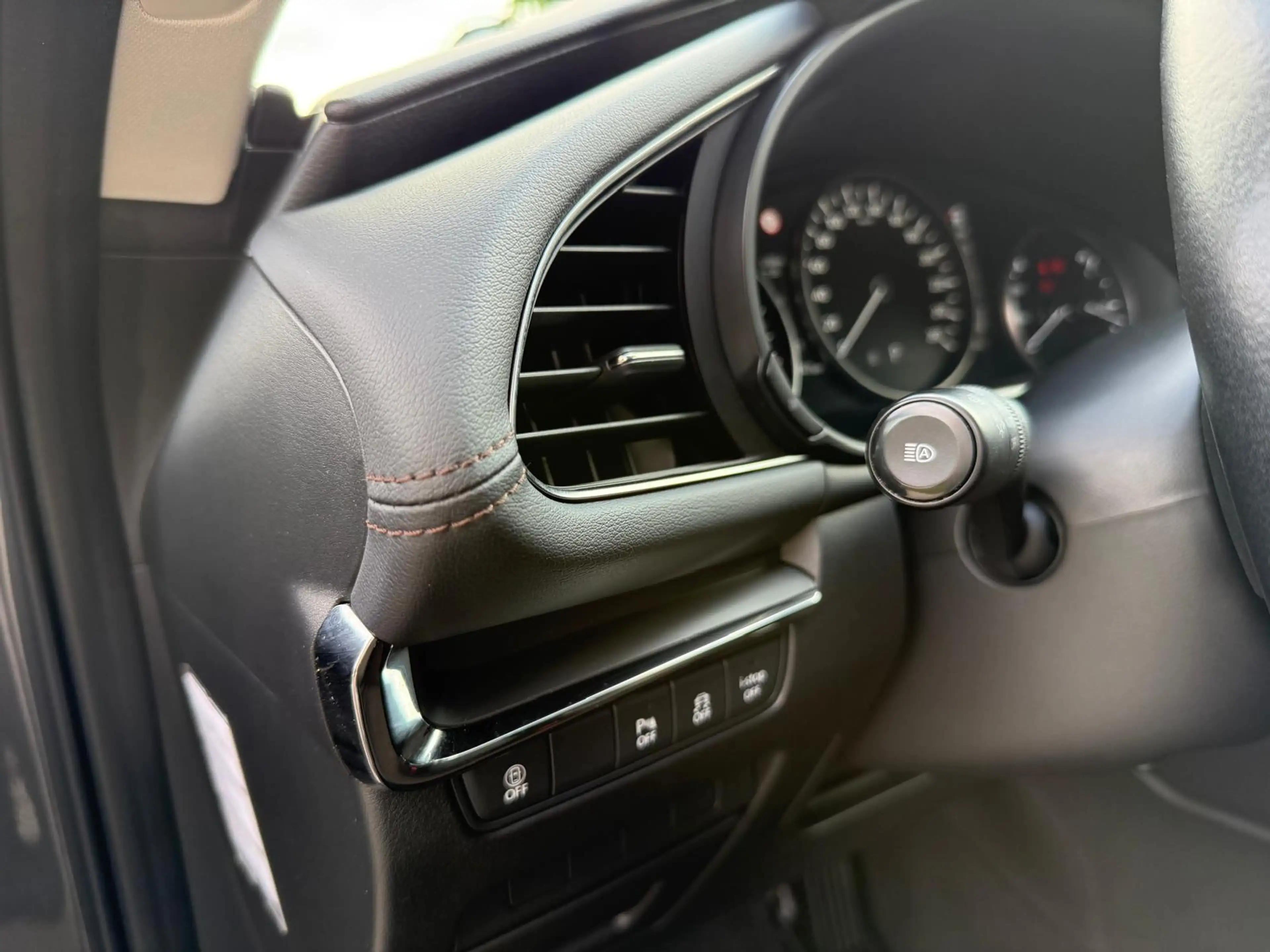 Mazda 3 2.0 e-SkyActiv-G M Hybrid Aut. Head-Up Keyless Org — photo 10