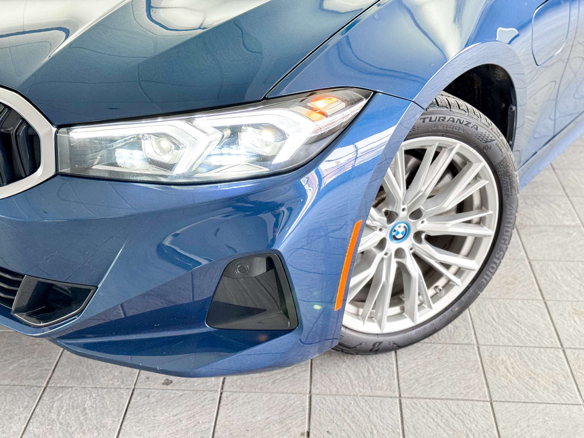 2024 BMW 3 Series 330e xDrive Plug-In Hybrid | LTHR STS | SUNROOF | thumb 7