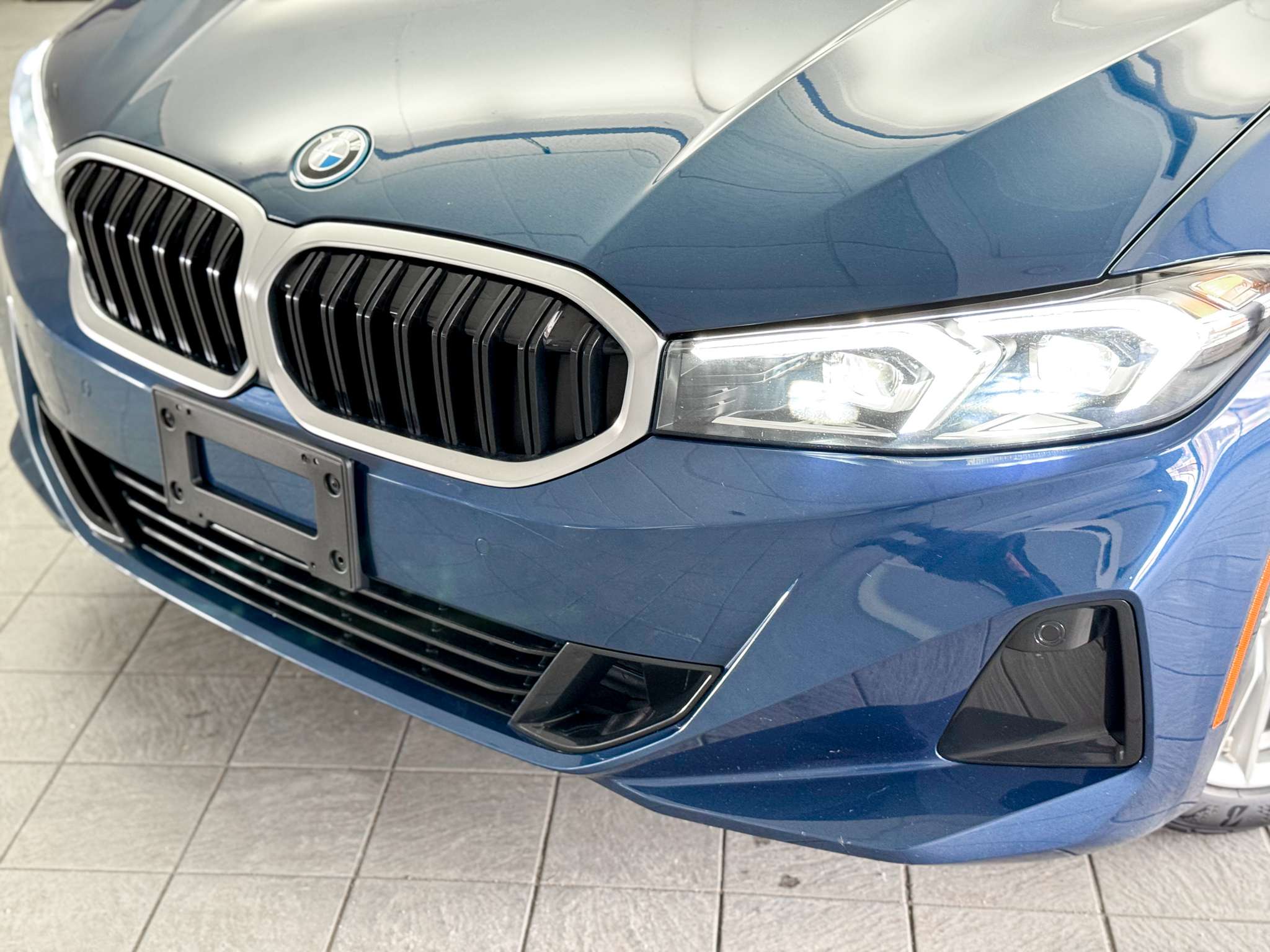 2024 BMW 3 Series 330e xDrive Plug-In Hybrid | LTHR STS | SUNROOF | alt 5