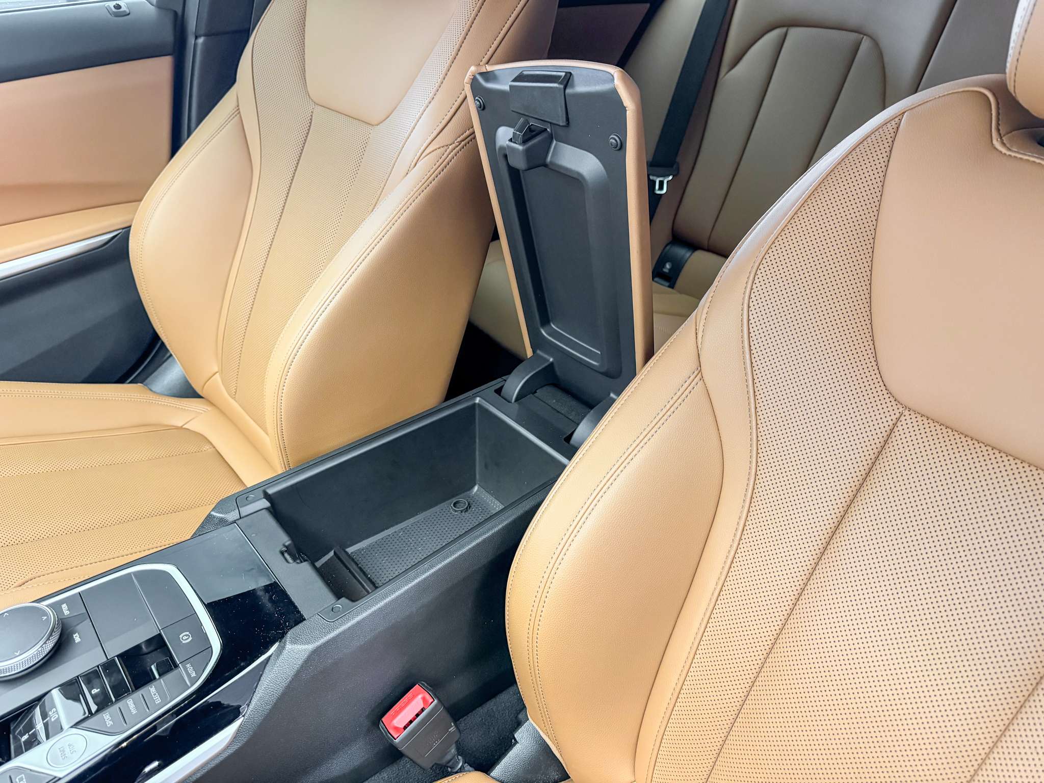 2024 BMW 3 Series 330e xDrive Plug-In Hybrid | LTHR STS | SUNROOF | thumb 25