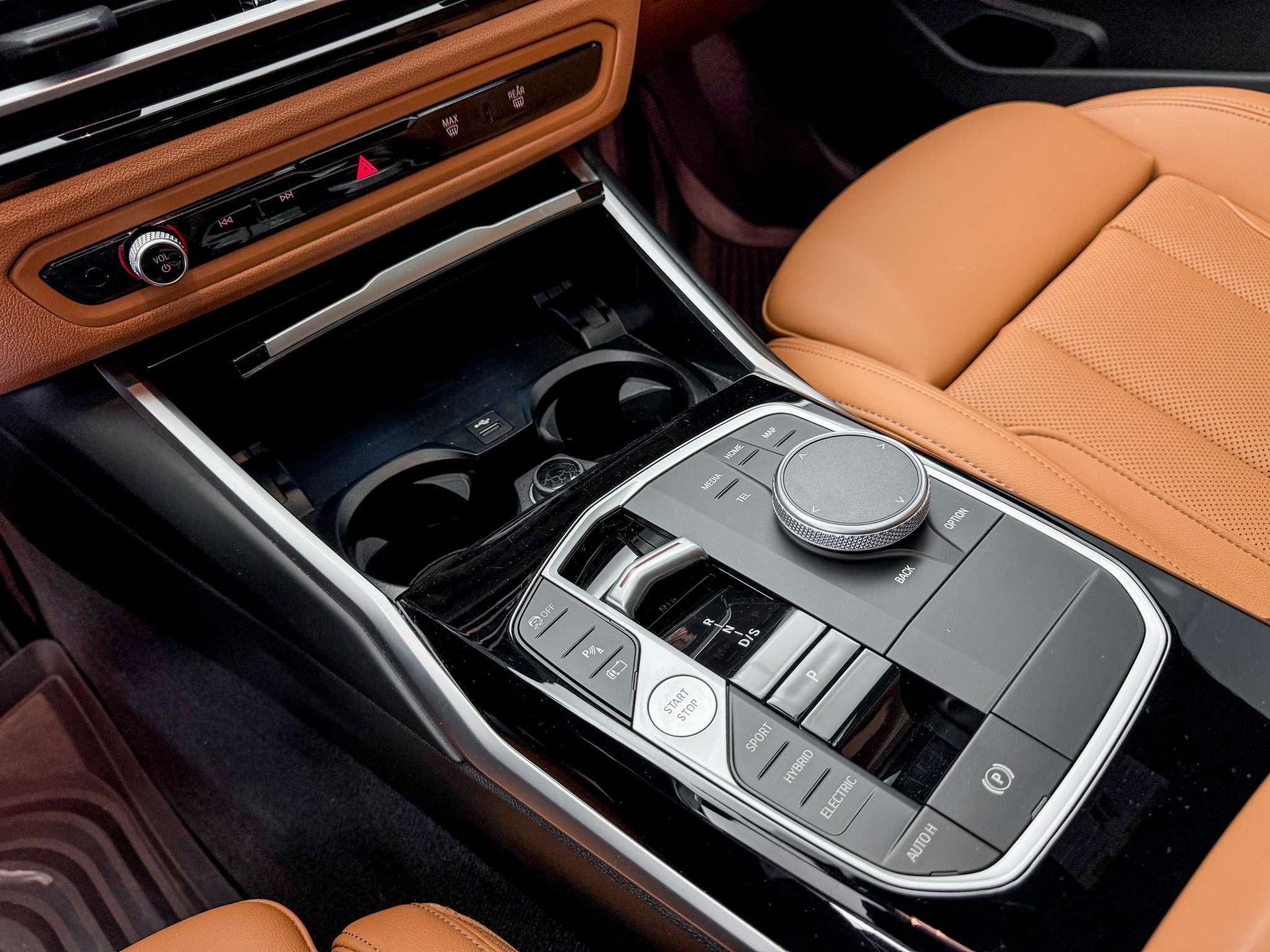 2024 BMW 3 Series 330e xDrive Plug-In Hybrid | LTHR STS | SUNROOF | thumb 24