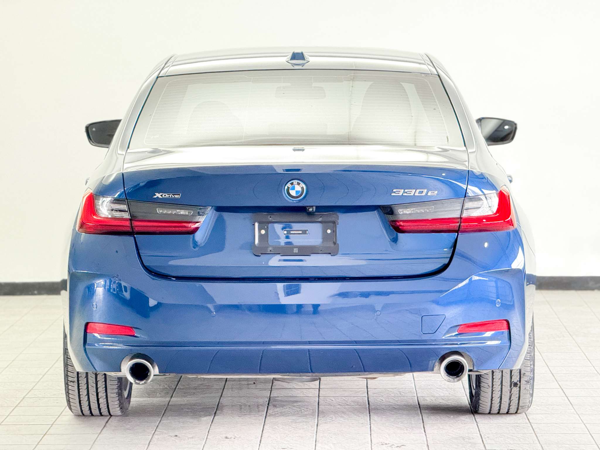 2024 BMW 3 Series 330e xDrive Plug-In Hybrid | LTHR STS | SUNROOF | alt 4