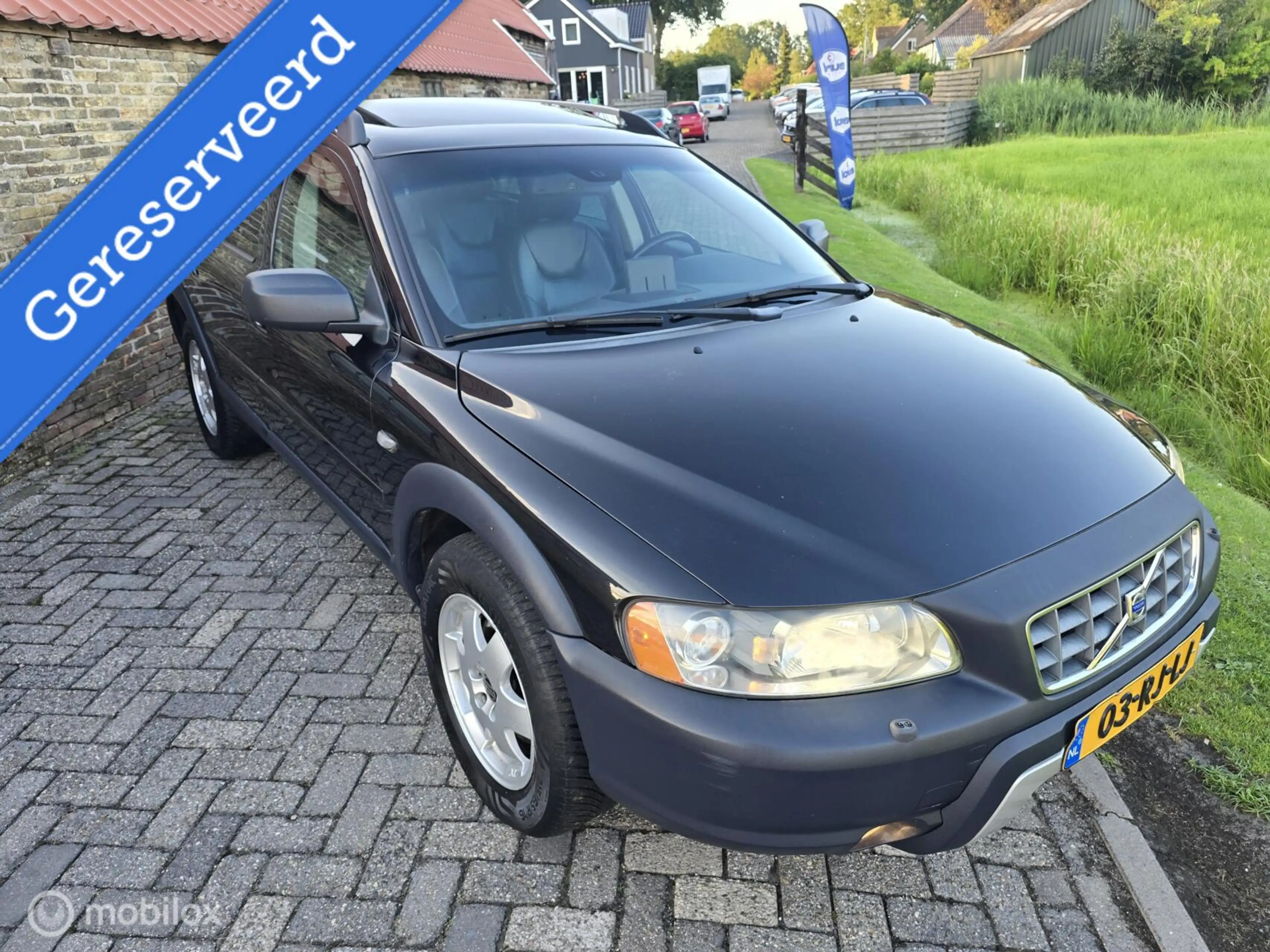 Volvo XC70 2.5 T Summum — photo 10
