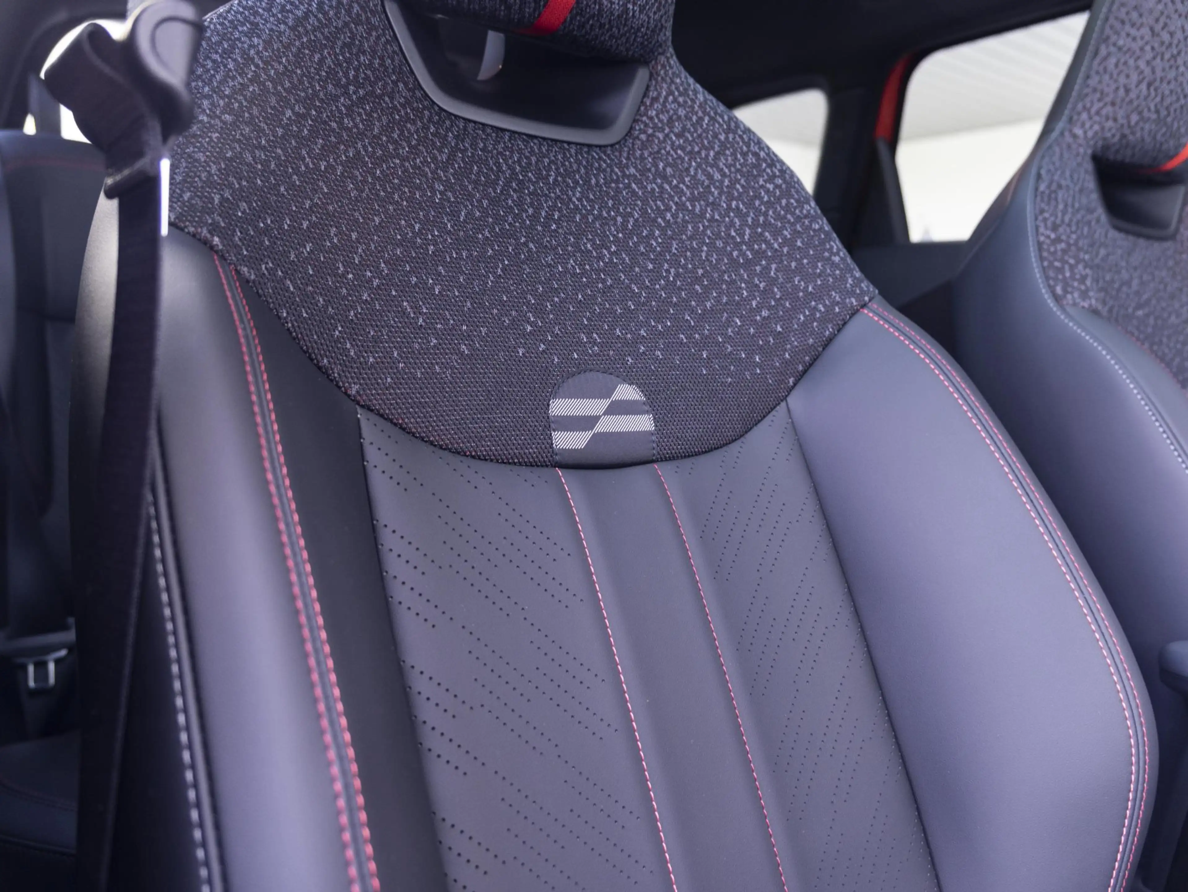MINI Aceman E John Cooper Works XL-pakket + Trekhaak + Elektri — photo 14