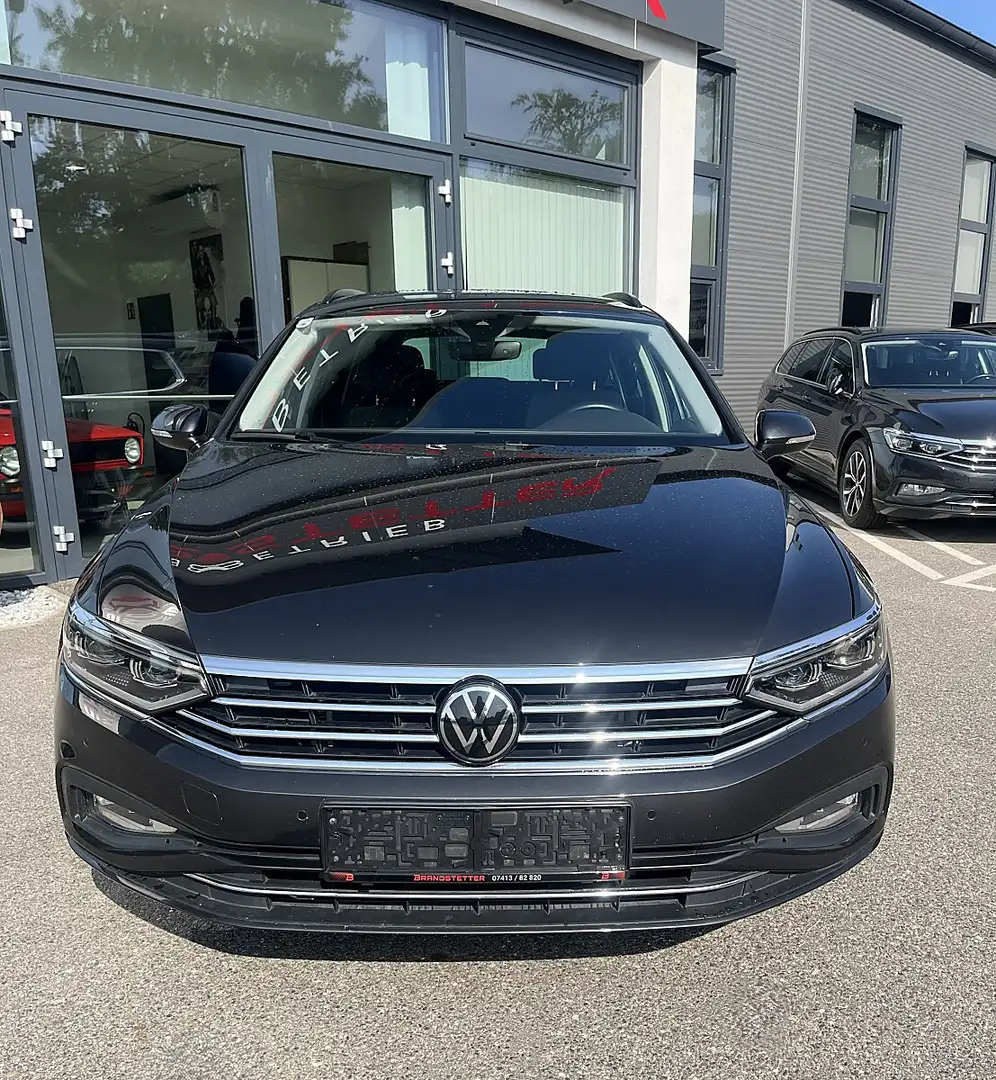 Volkswagen Passat Variant Business 2,0 SCR TDI DSG Grau - 2