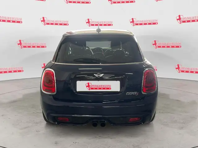 Mini Cooper Cooper view 3