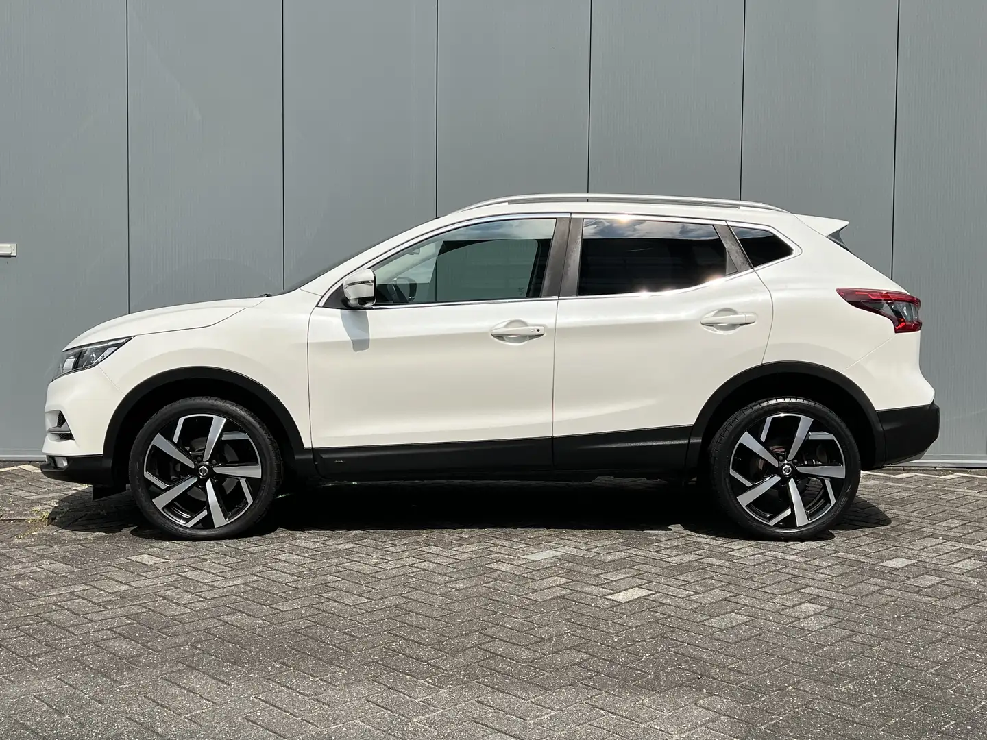 Nissan Qashqai 1.2 115pk N-Connecta Panoramadak | Climate control Wit - 2