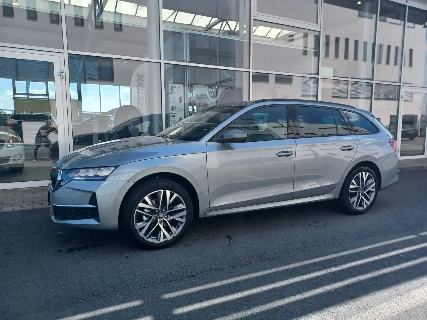 Skoda Octavia 1.5 TSI 85 kW Selection Silber - 1