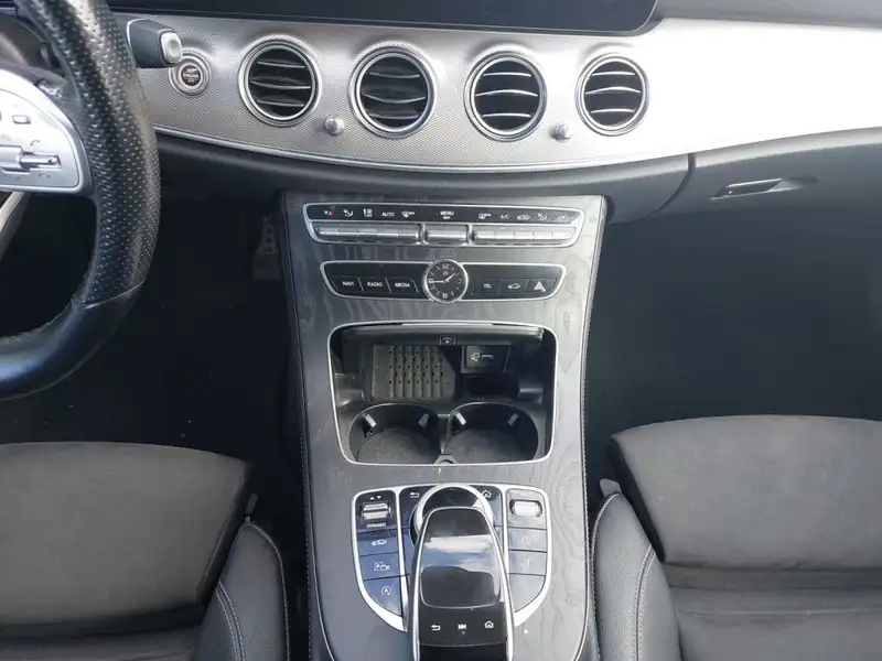 Annonce voiture d'occasion Mercedes-Benz E 400 - CARADIZE