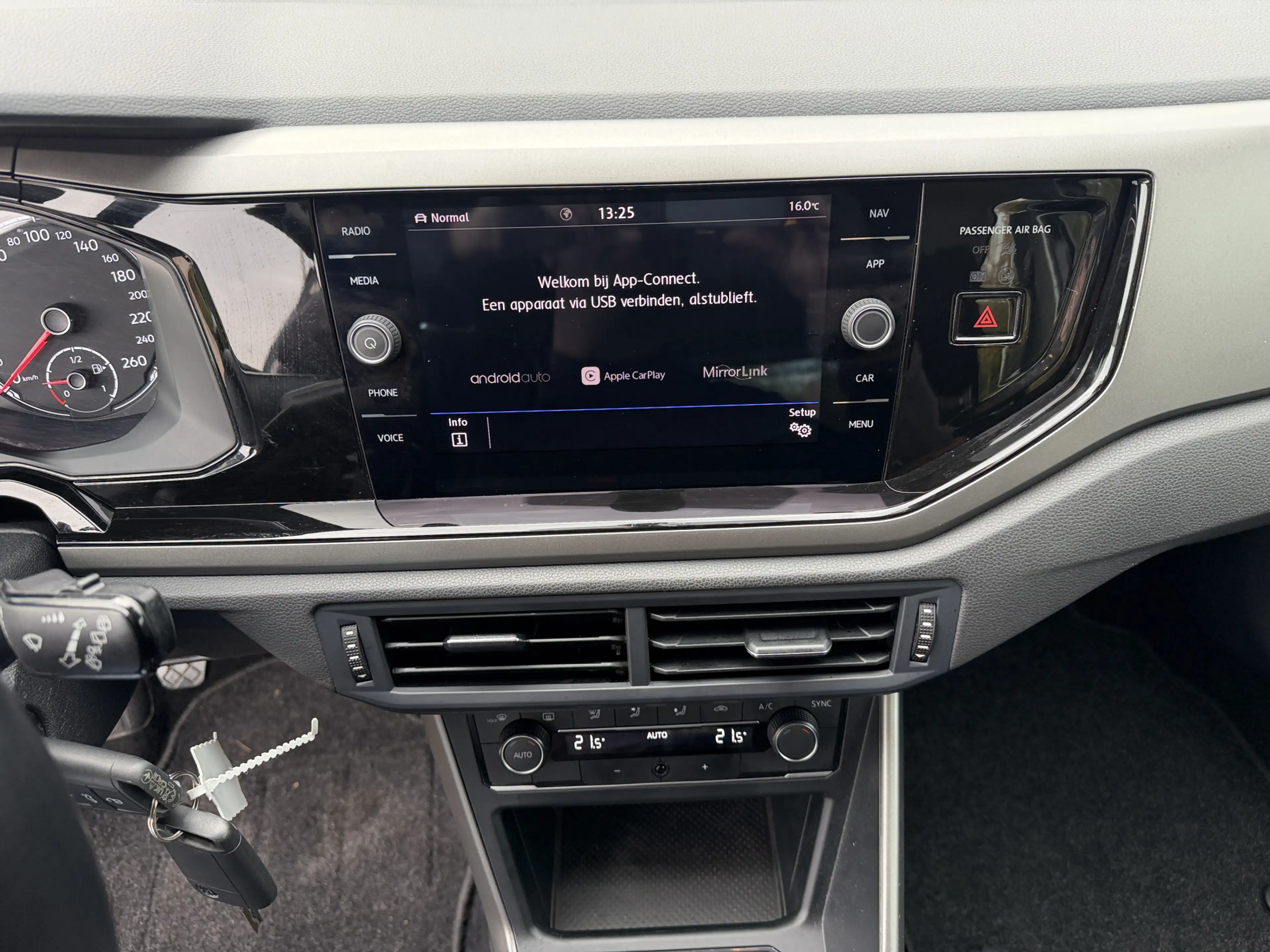 Volkswagen Polo 1.0 TSI Comfortline Business Carplay/Cam/ACC/Clima — photo 10