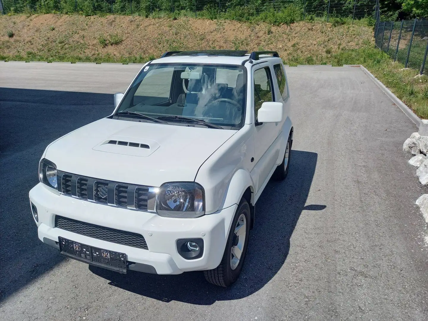 Suzuki Jimny Jimny 1,3 VXU L2 special Aut. VXU special Weiß - 2