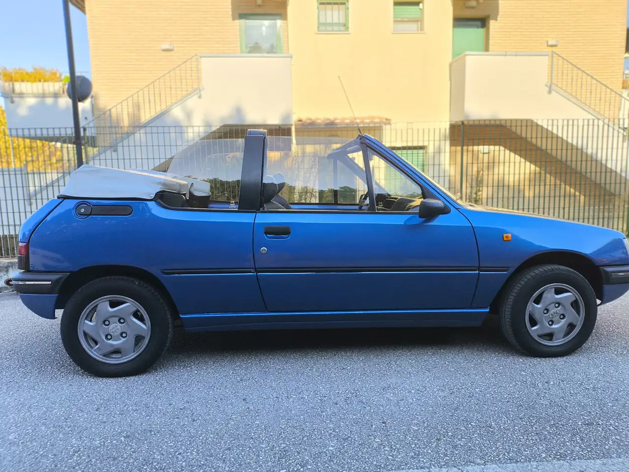 Peugeot 205 Cabrio 1.1 Junior cat., foto 4