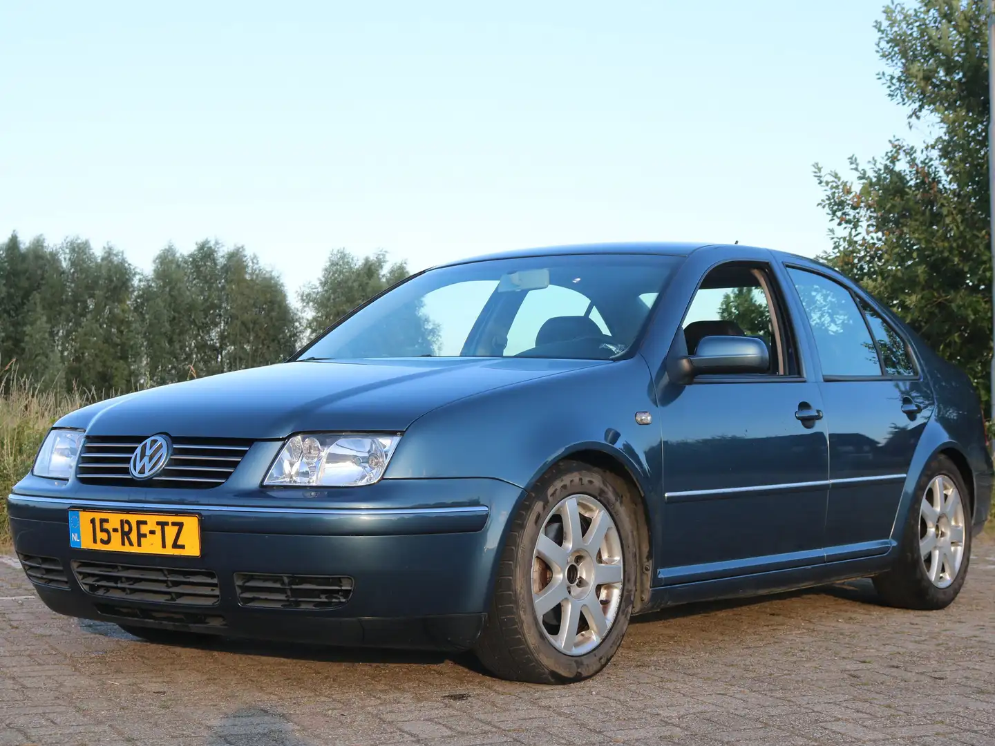 Volkswagen Bora Bora 1.6-16V Athene Синій - 2