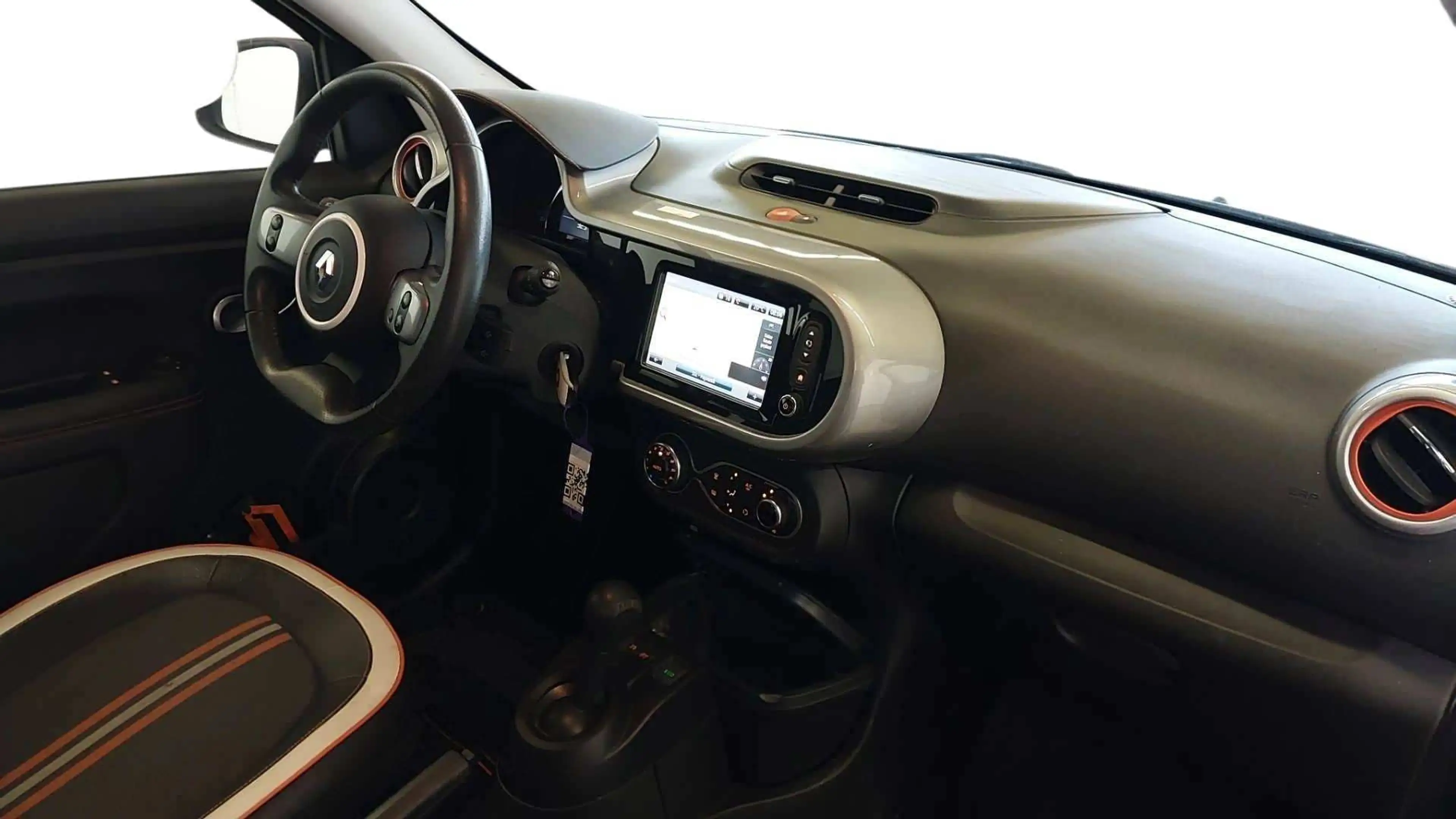 Renault Twingo GT — photo 9