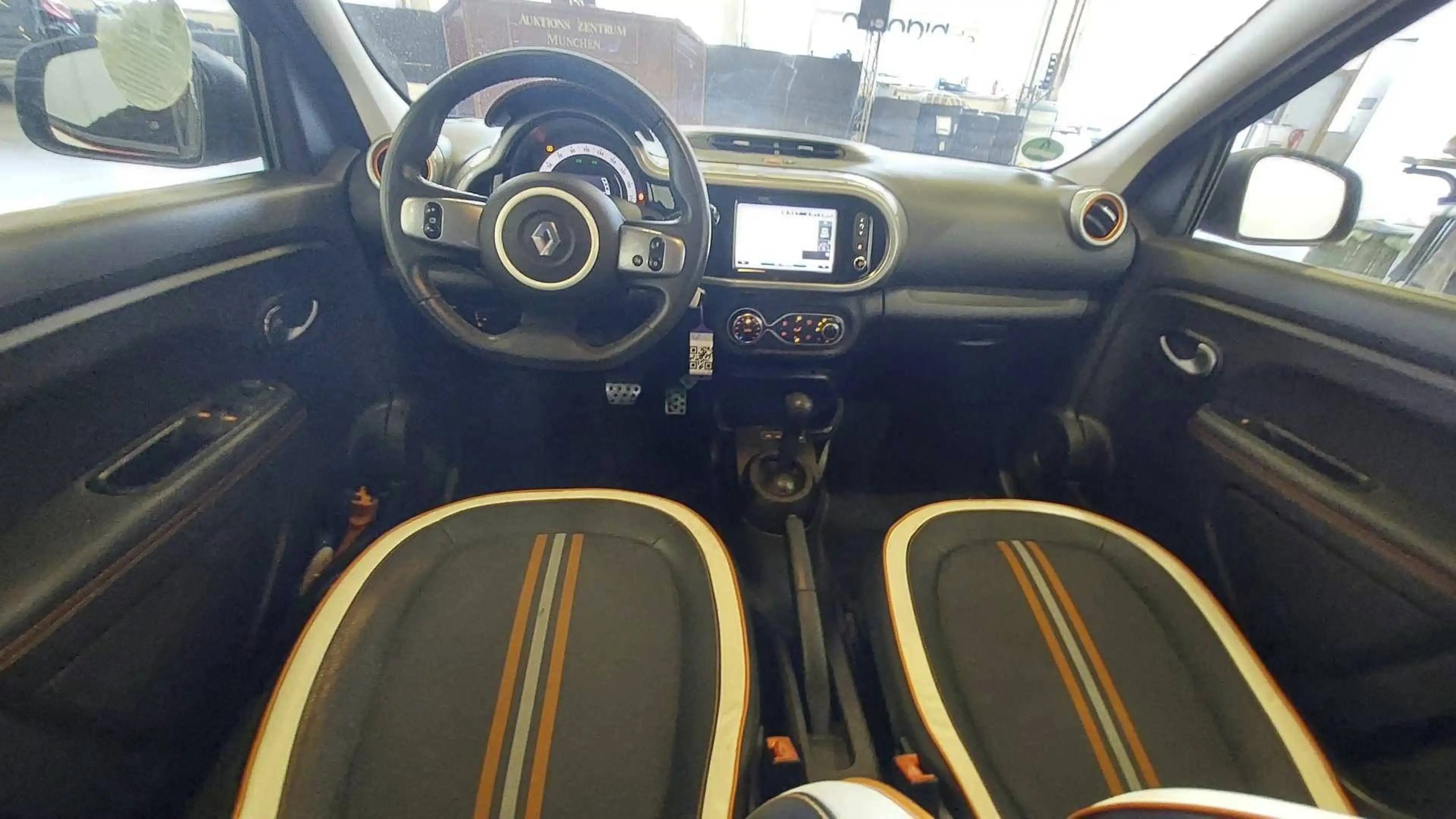 Renault Twingo GT — photo 8