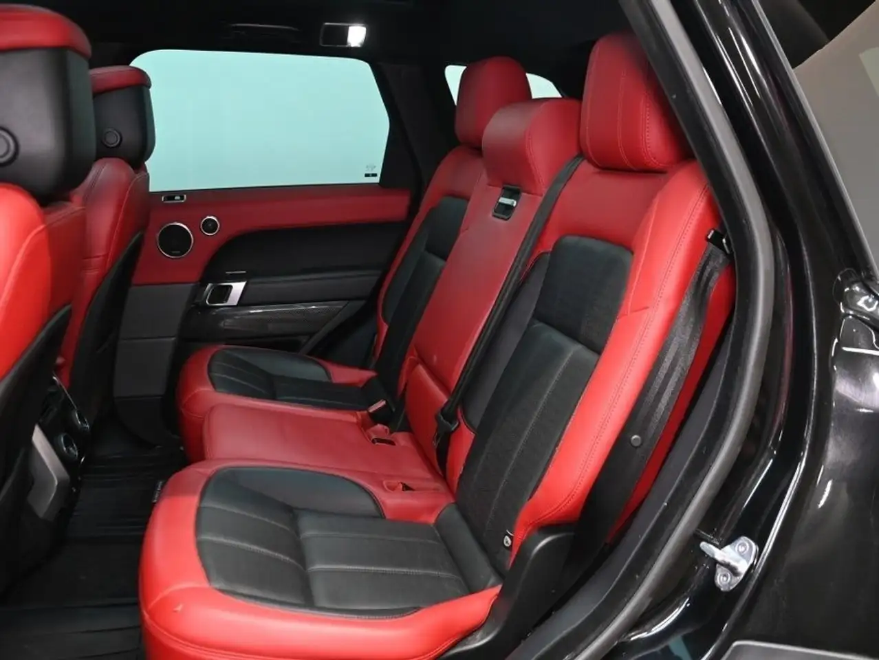 Land Rover Range Rover Sport снимка Land Rover Range Rover Sport